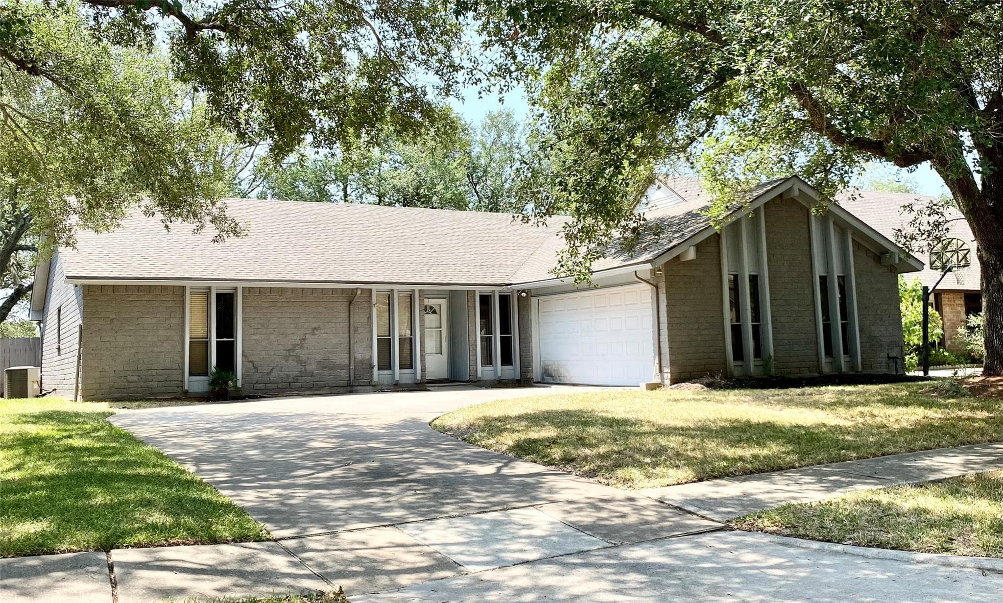 2819 Colony Drive