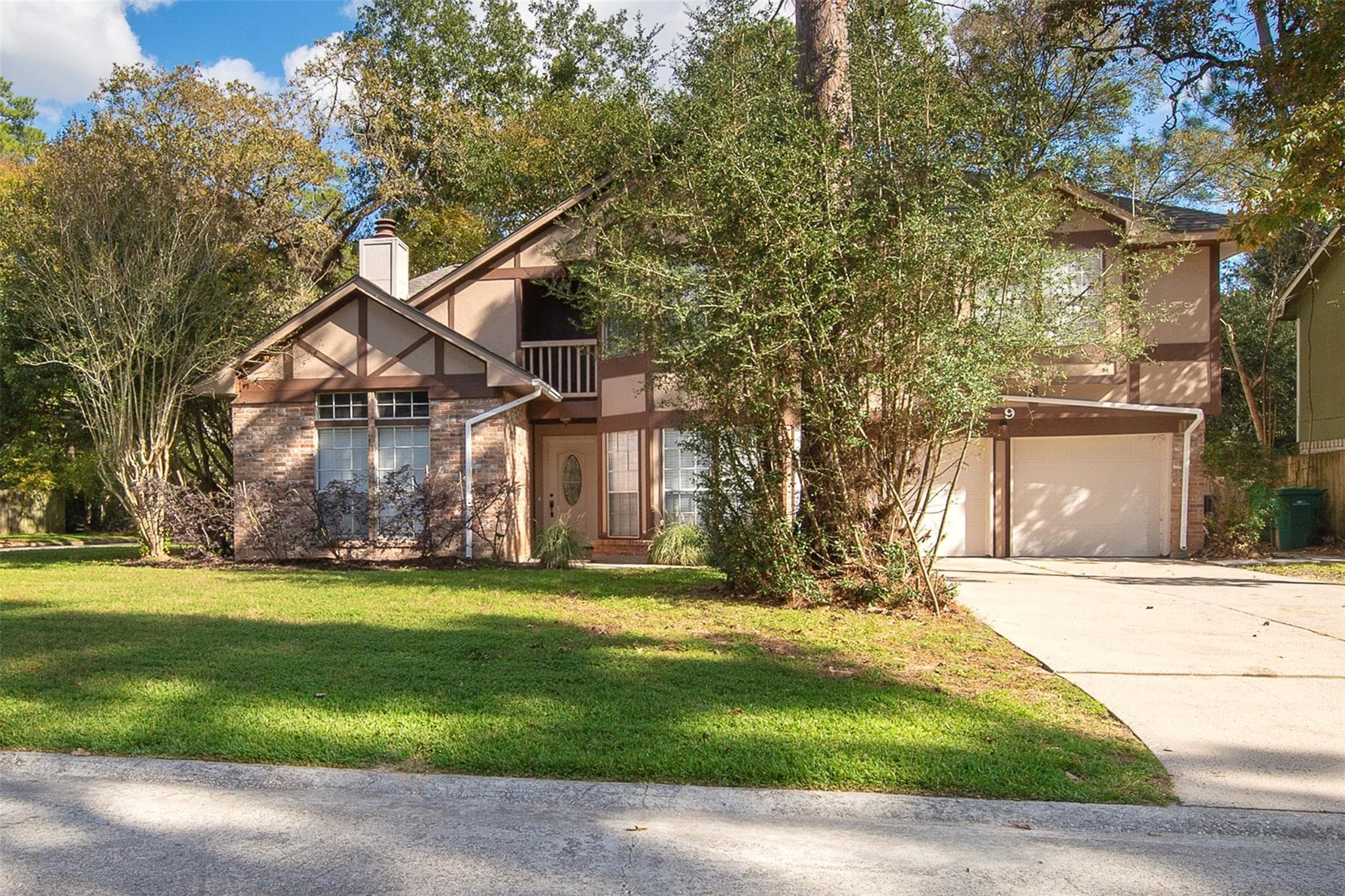 9 S Brook Pebble Court