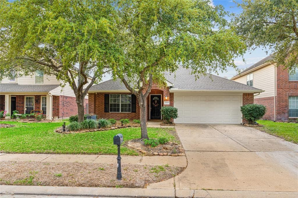 15323 Redbud Berry Way