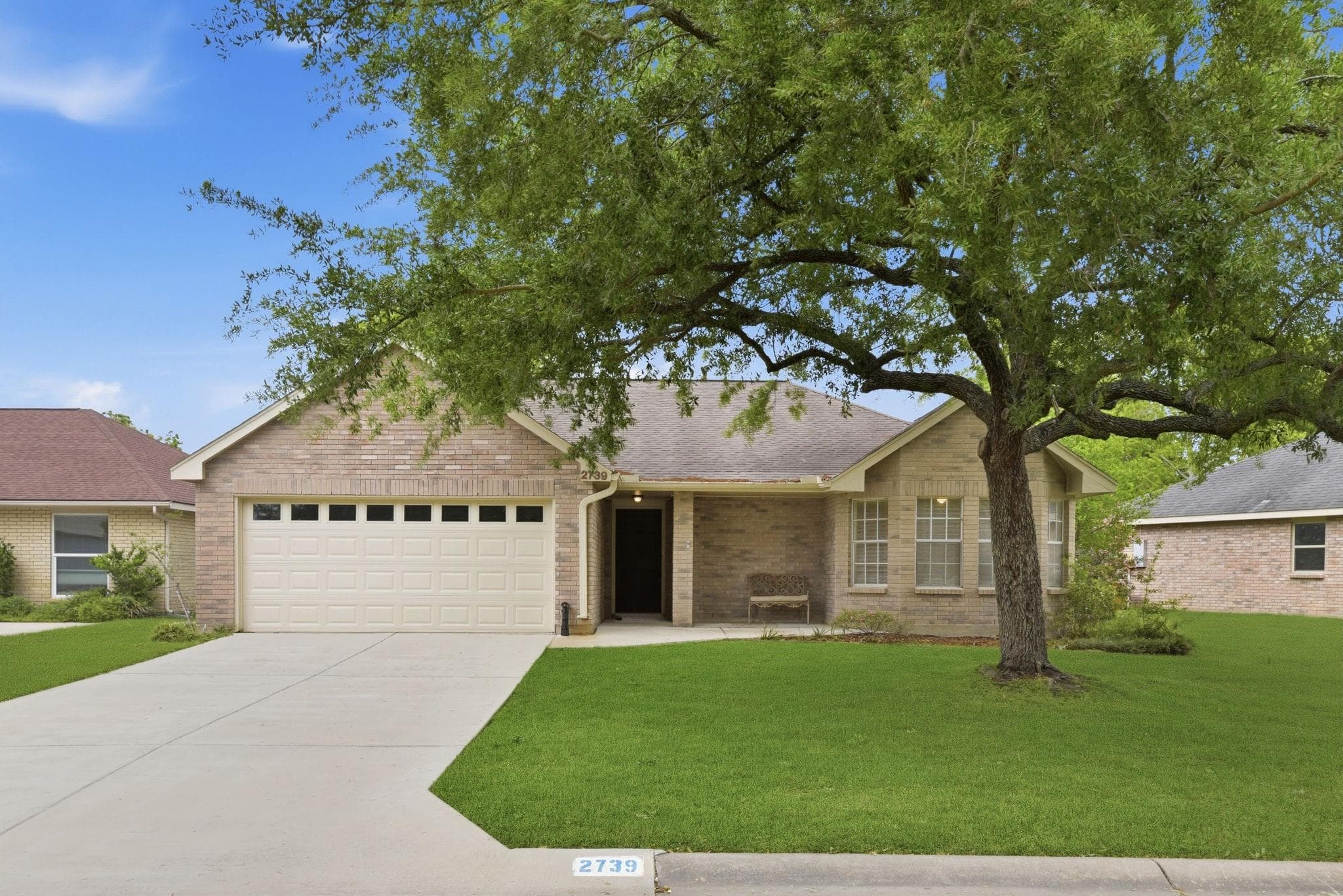 2739 S Peach Hollow Circle