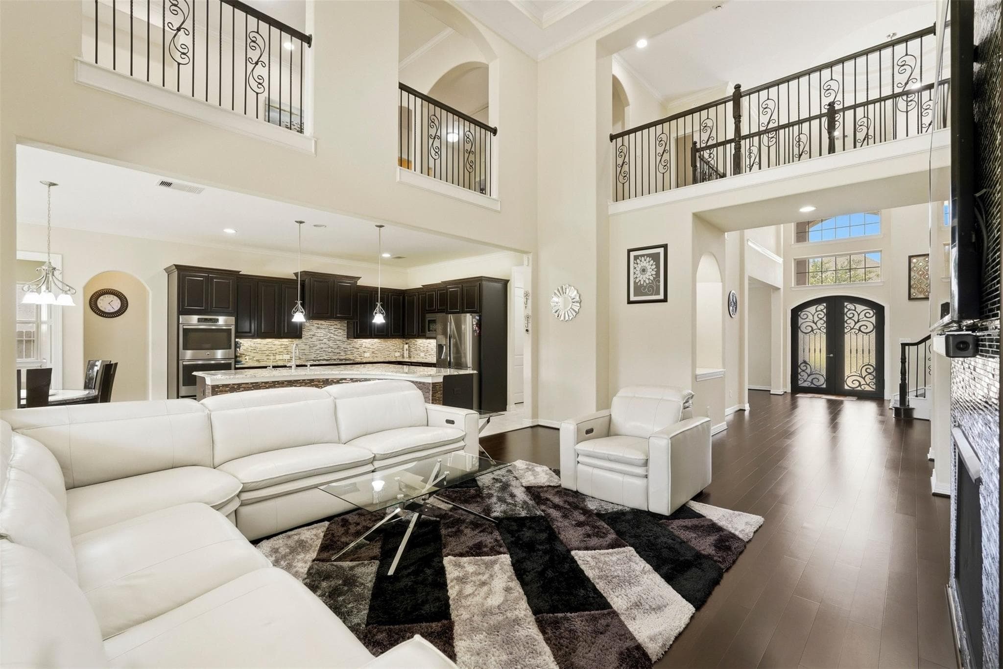 6011 Abercombie Lane
