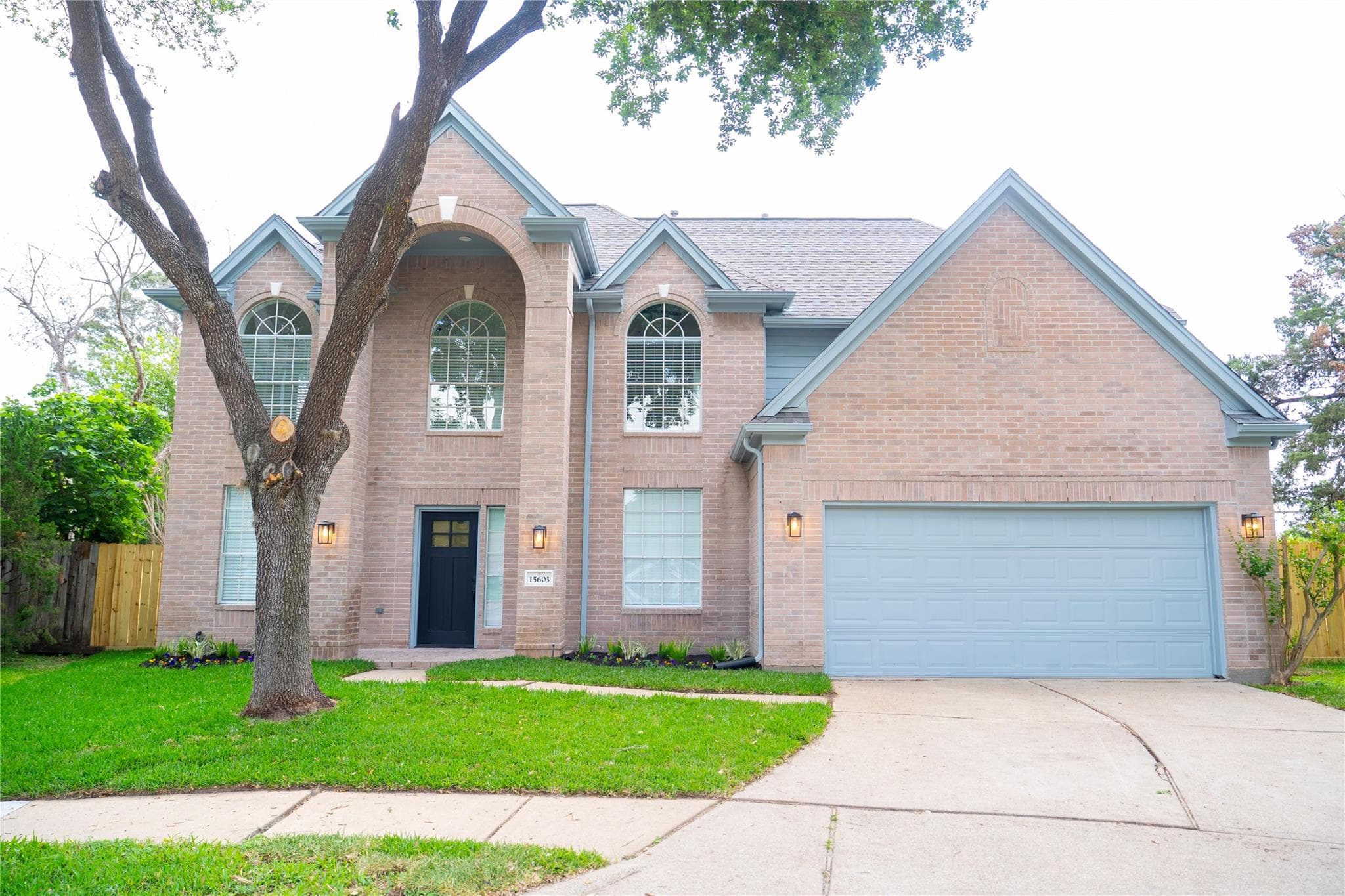 15603 Edgemere Ct Court