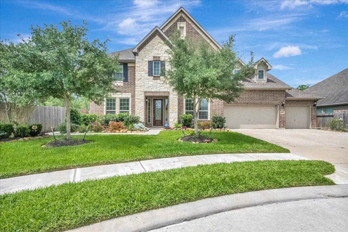 8033 Serenity Drive