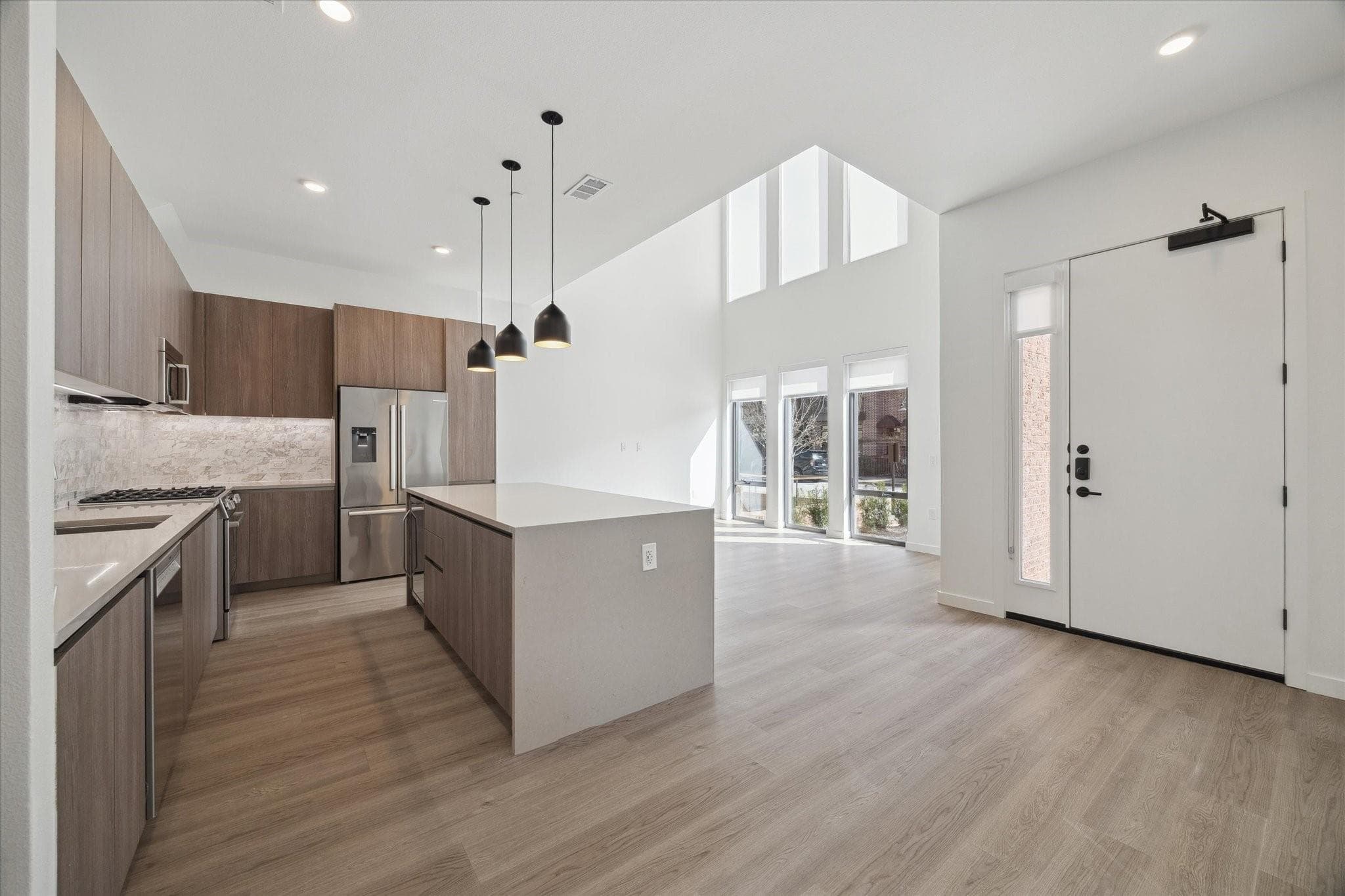 1 Riva Row #165
