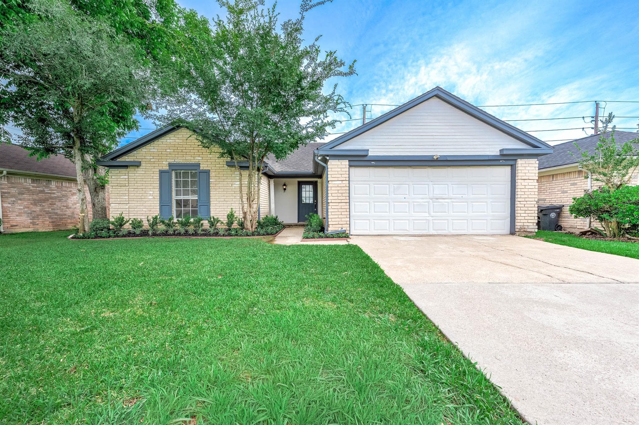 3411 E Heatherock Circle
