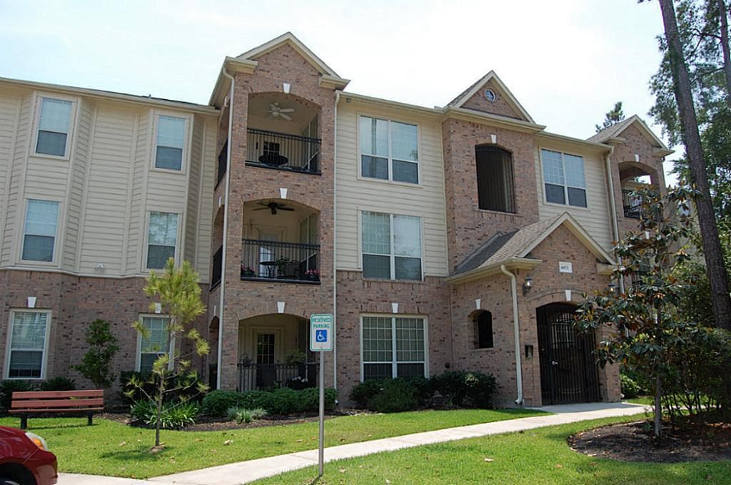 6607 Lake Woodlands Drive #531