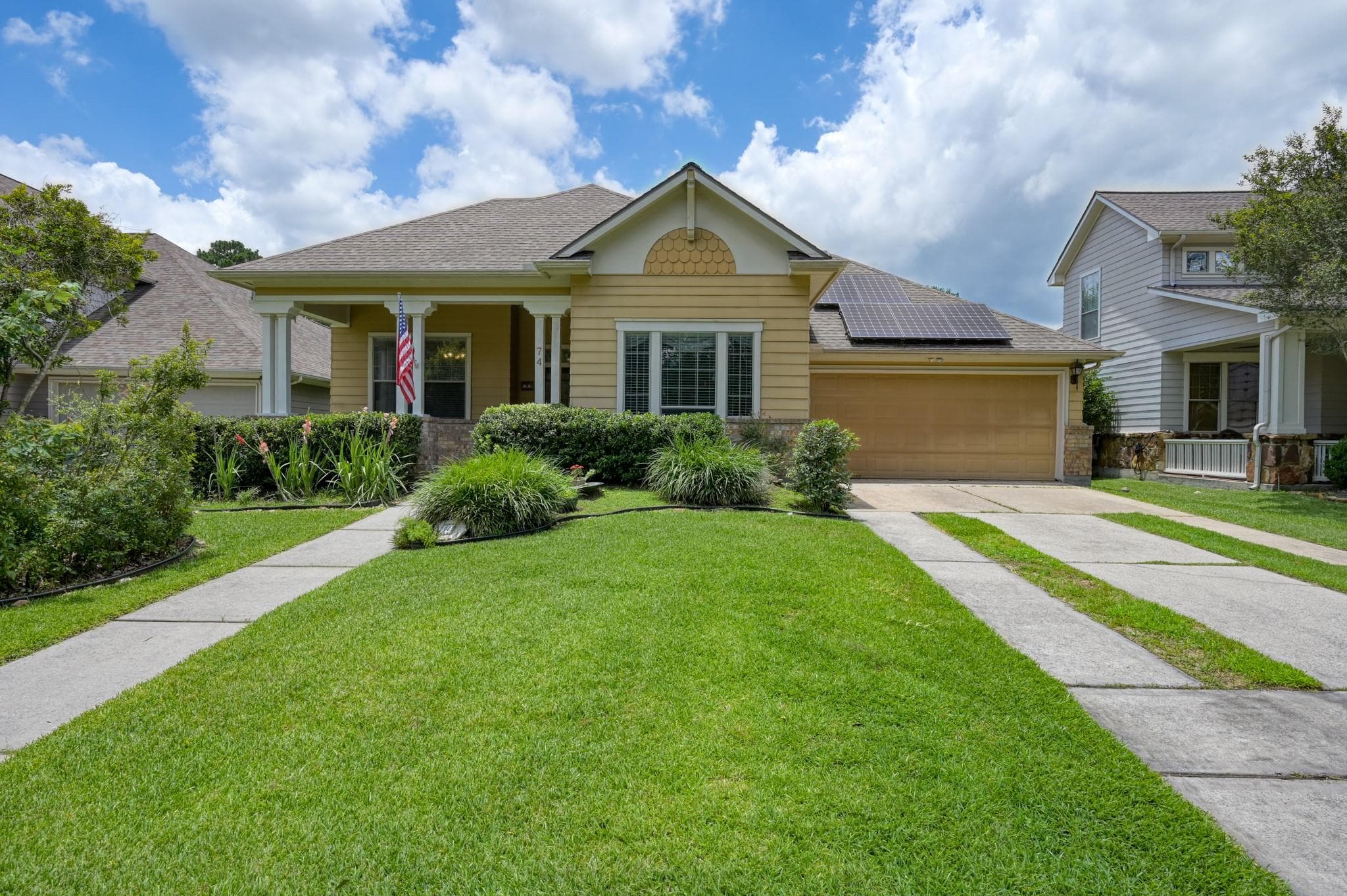 74 W Tapestry Park Circle