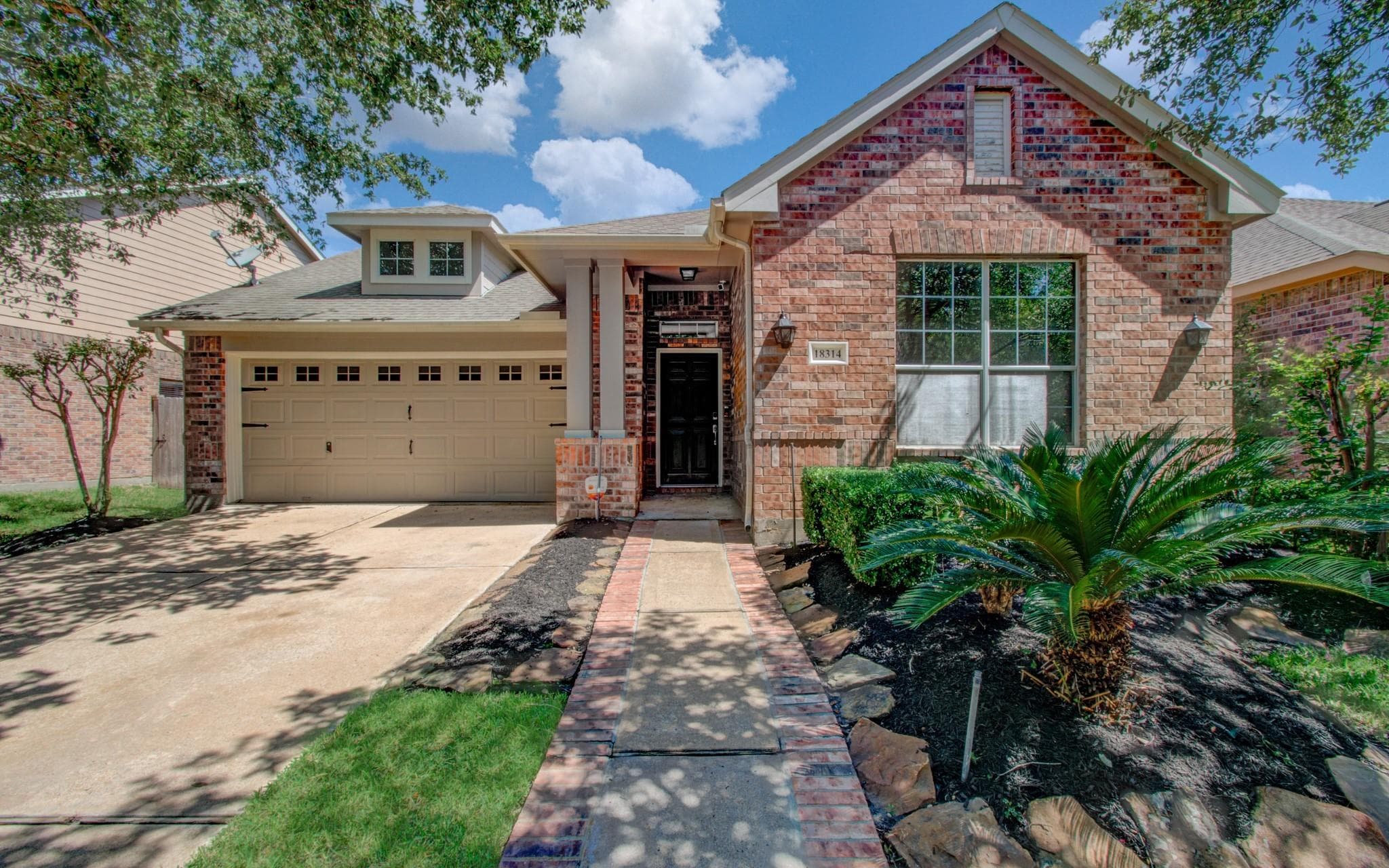 18314 N Elizabeth Shore Loop