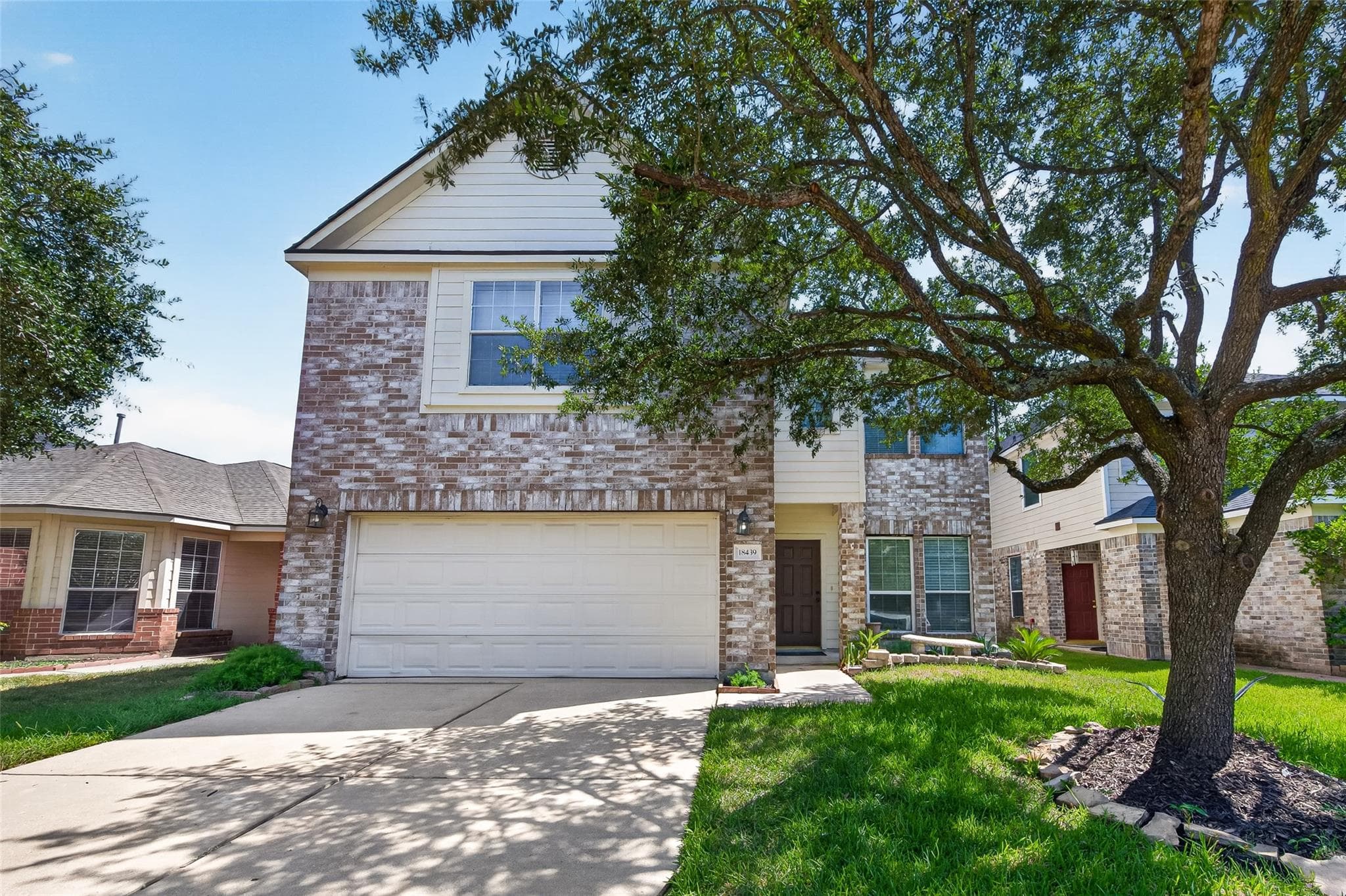 18439 Alemarble Oak Street