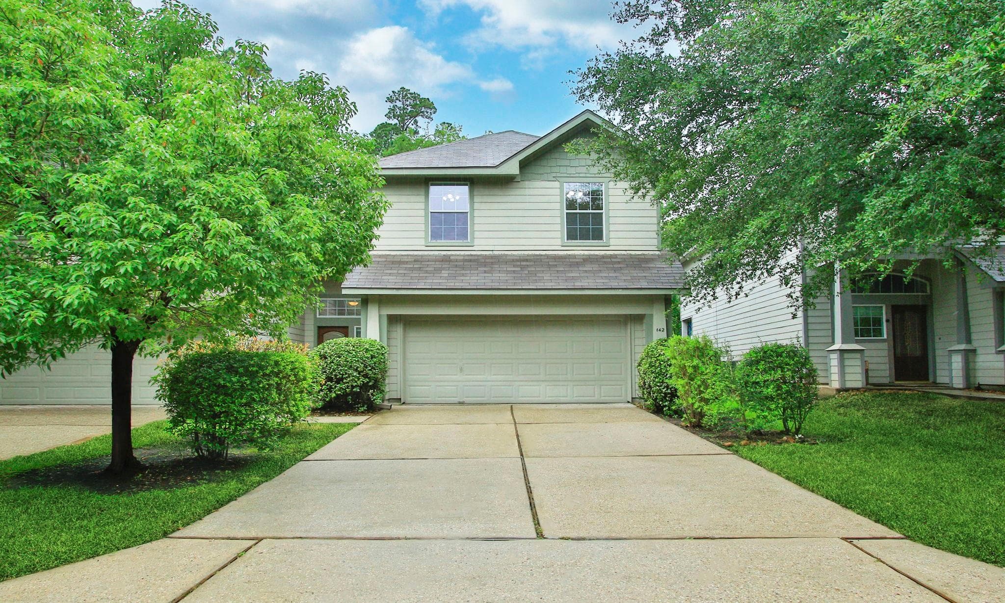 142 W Burberry Circle