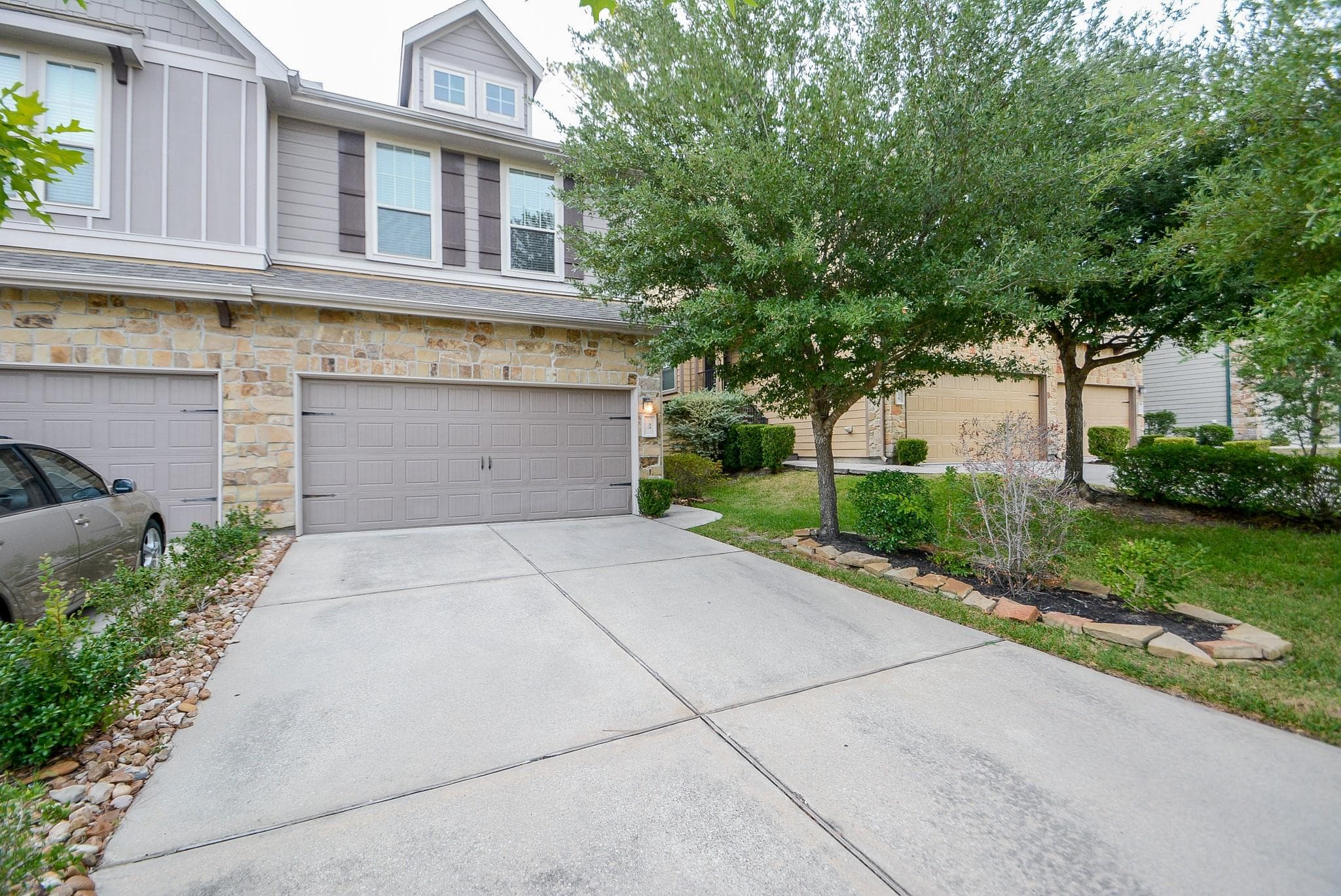 22 Cheswood Manor