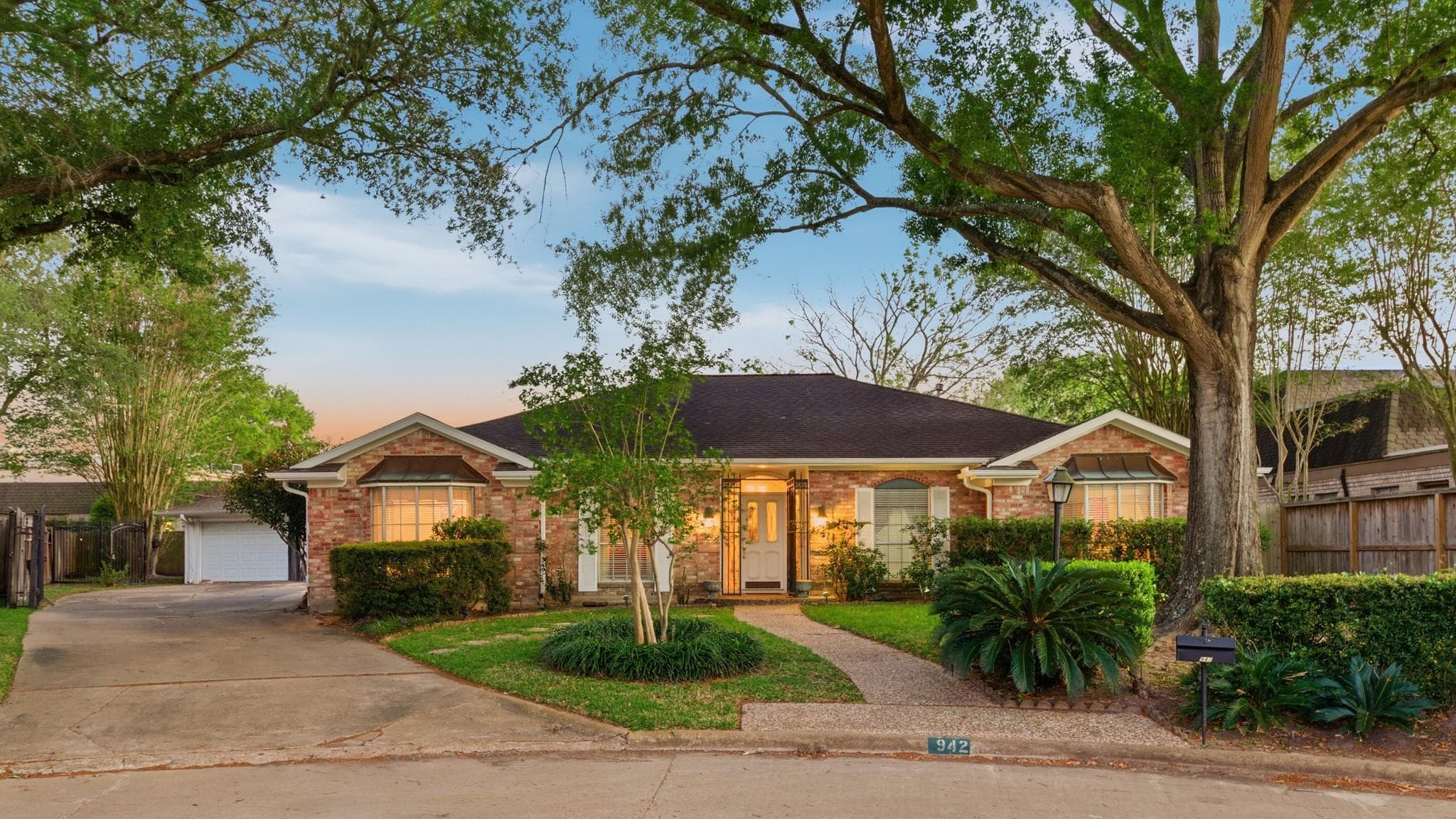 942 Brunswick Circle
