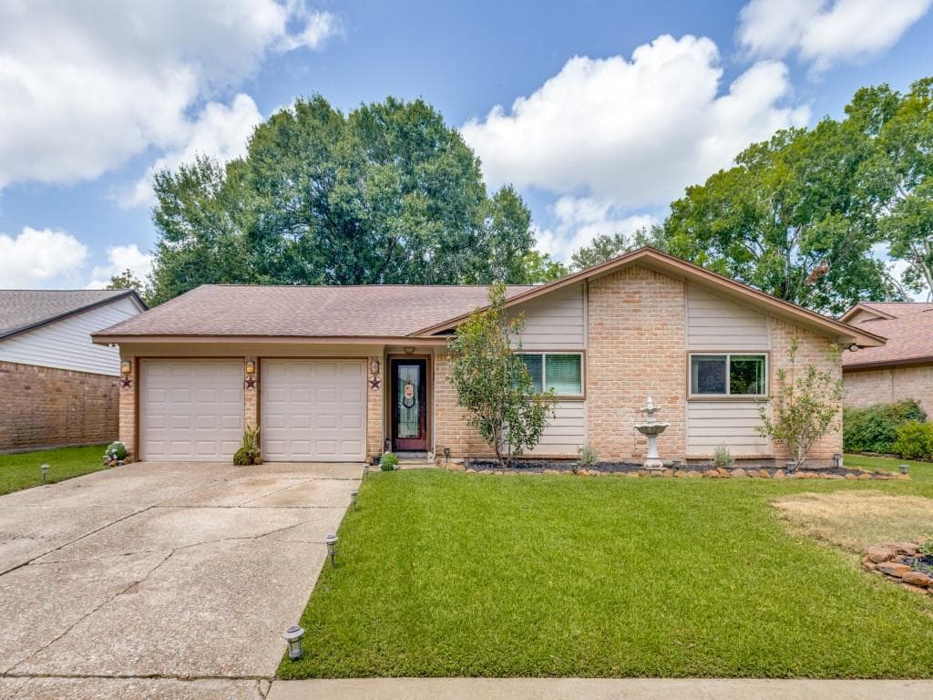 1615 Pecan Hollow Street
