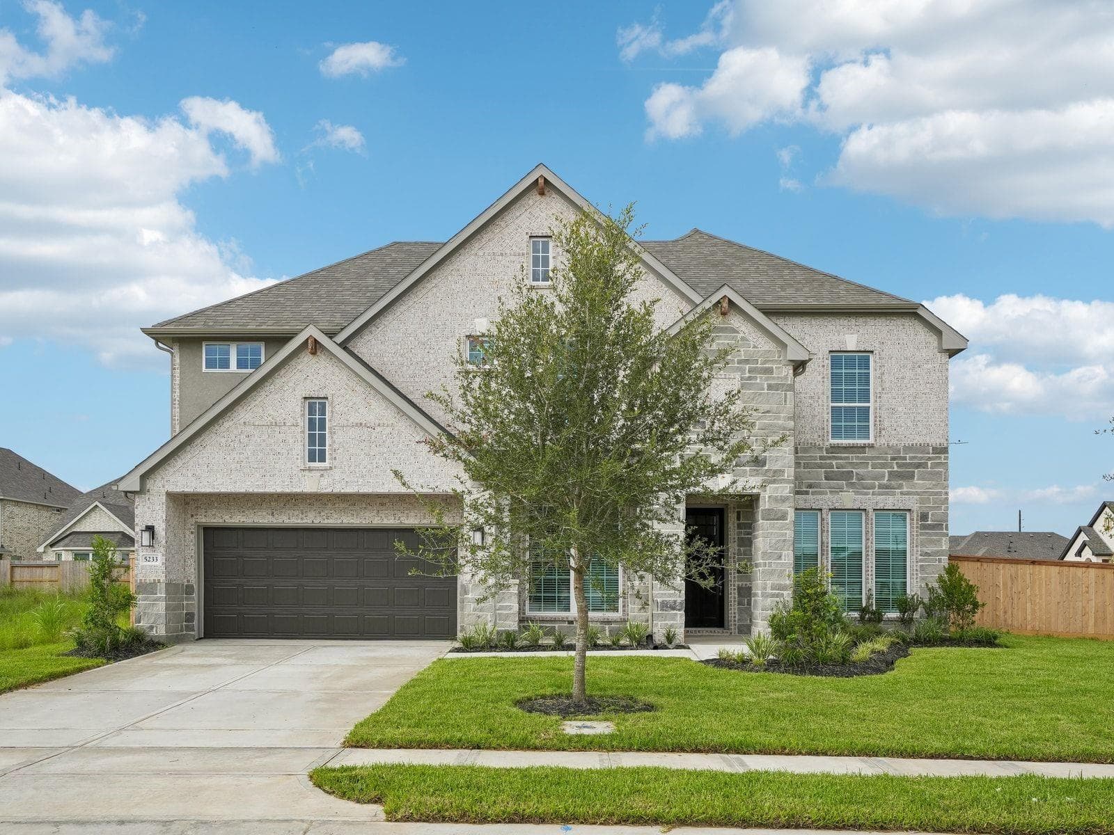 5233 Great Oaks Drive