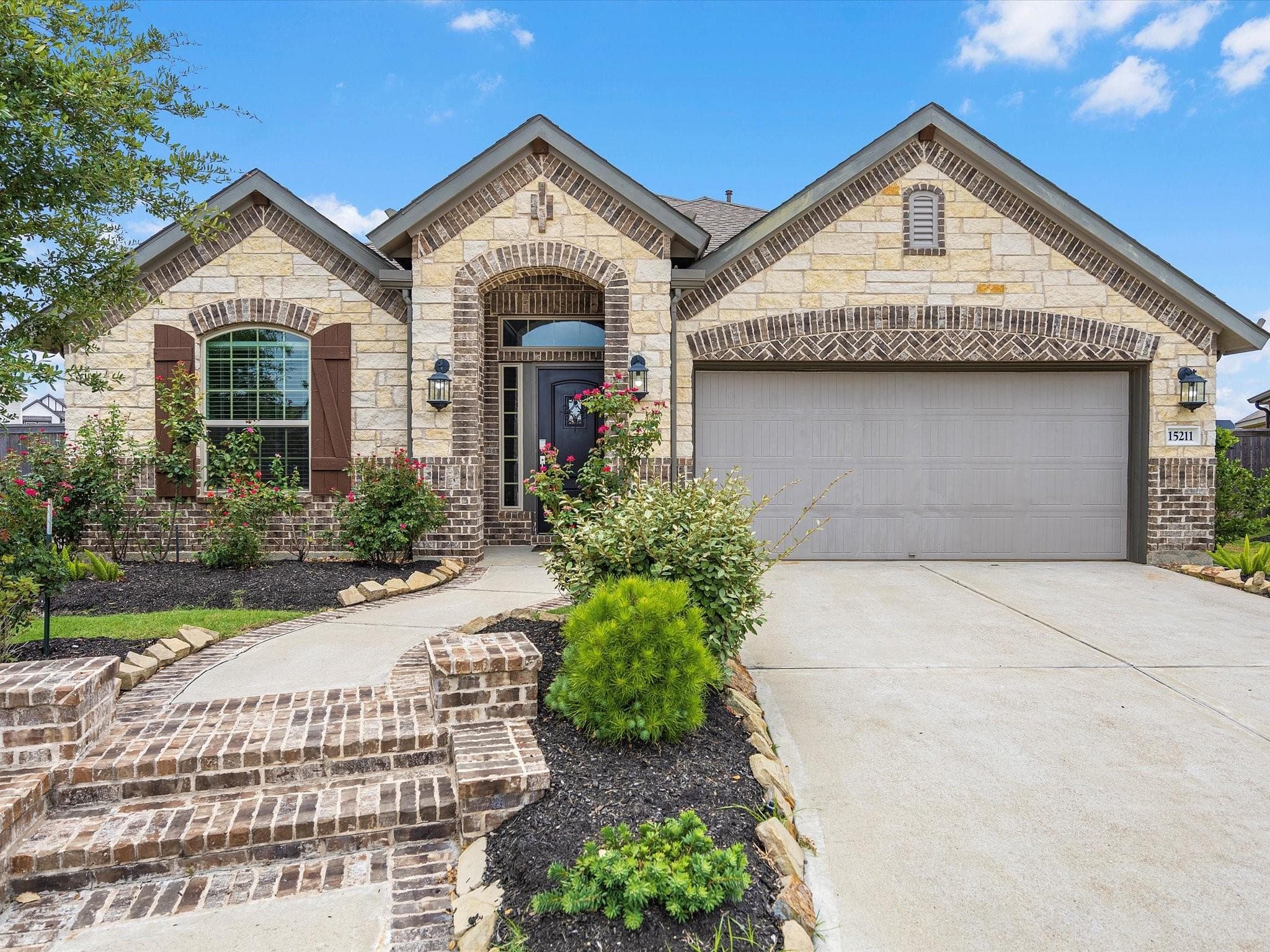 15211 Montezuma Quail Drive