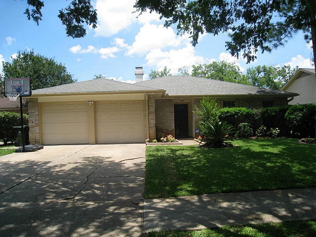 3103 Sam Houston Drive