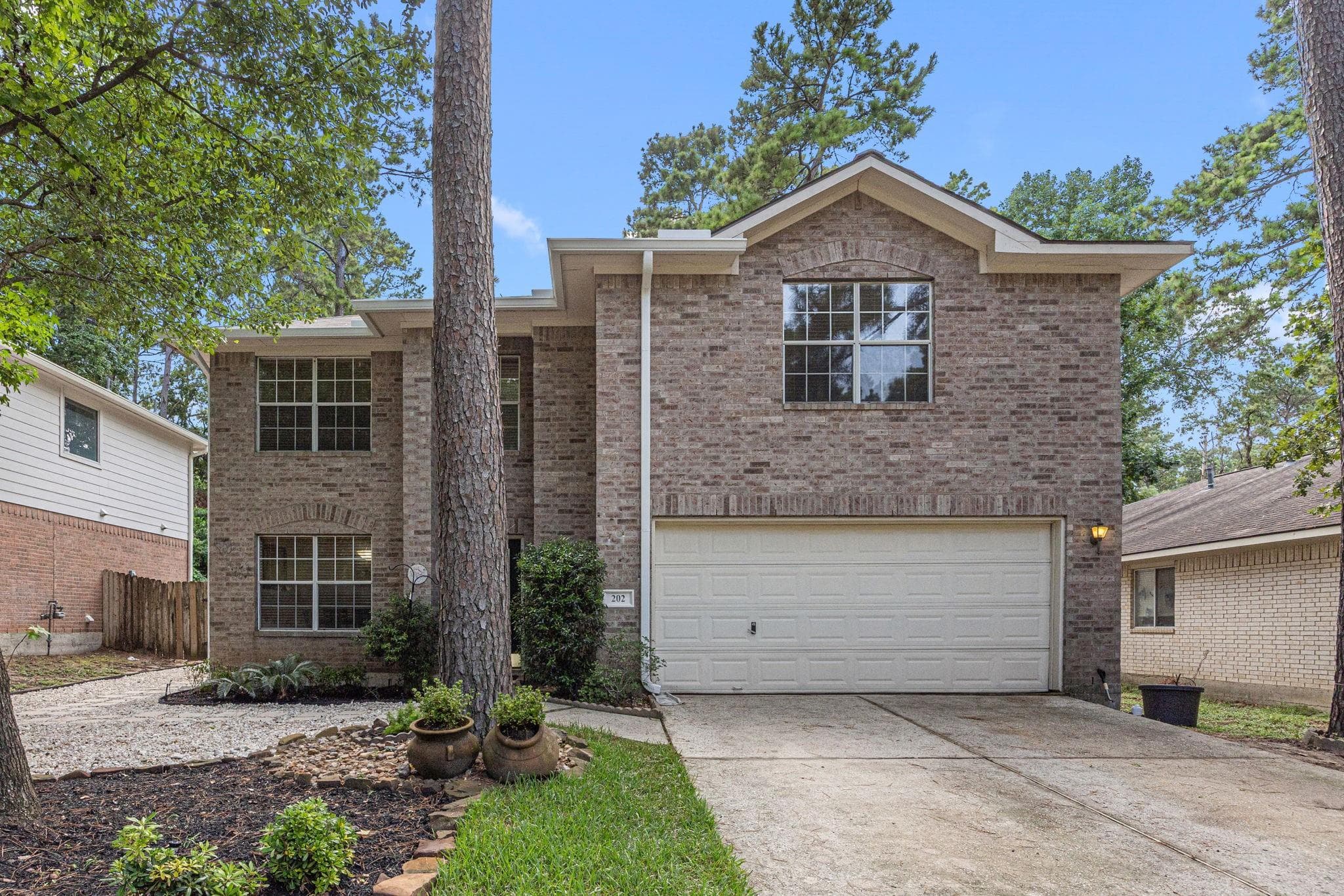 202 W Misty Dawn Dr