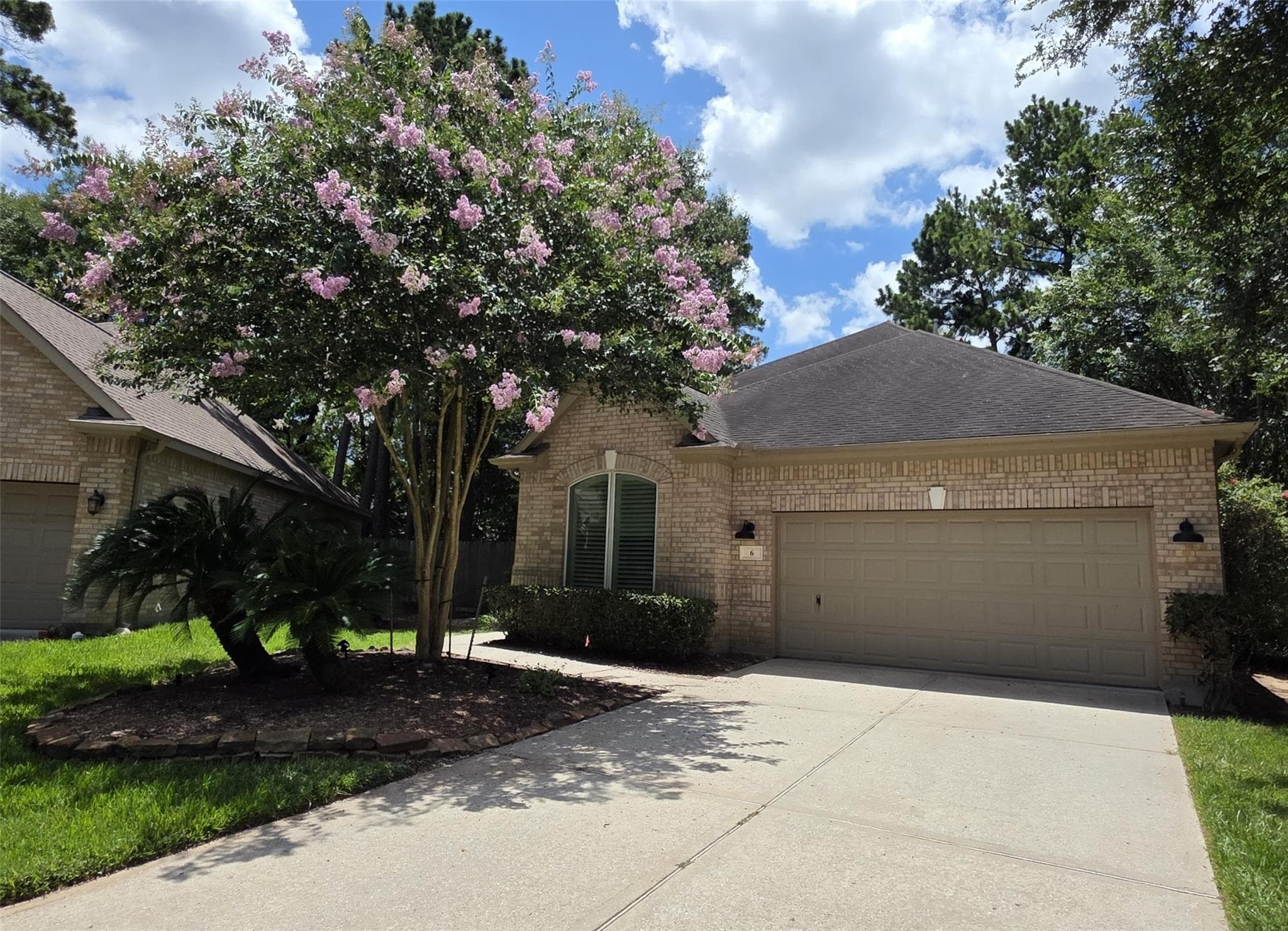 6 Cheshire Glen Court