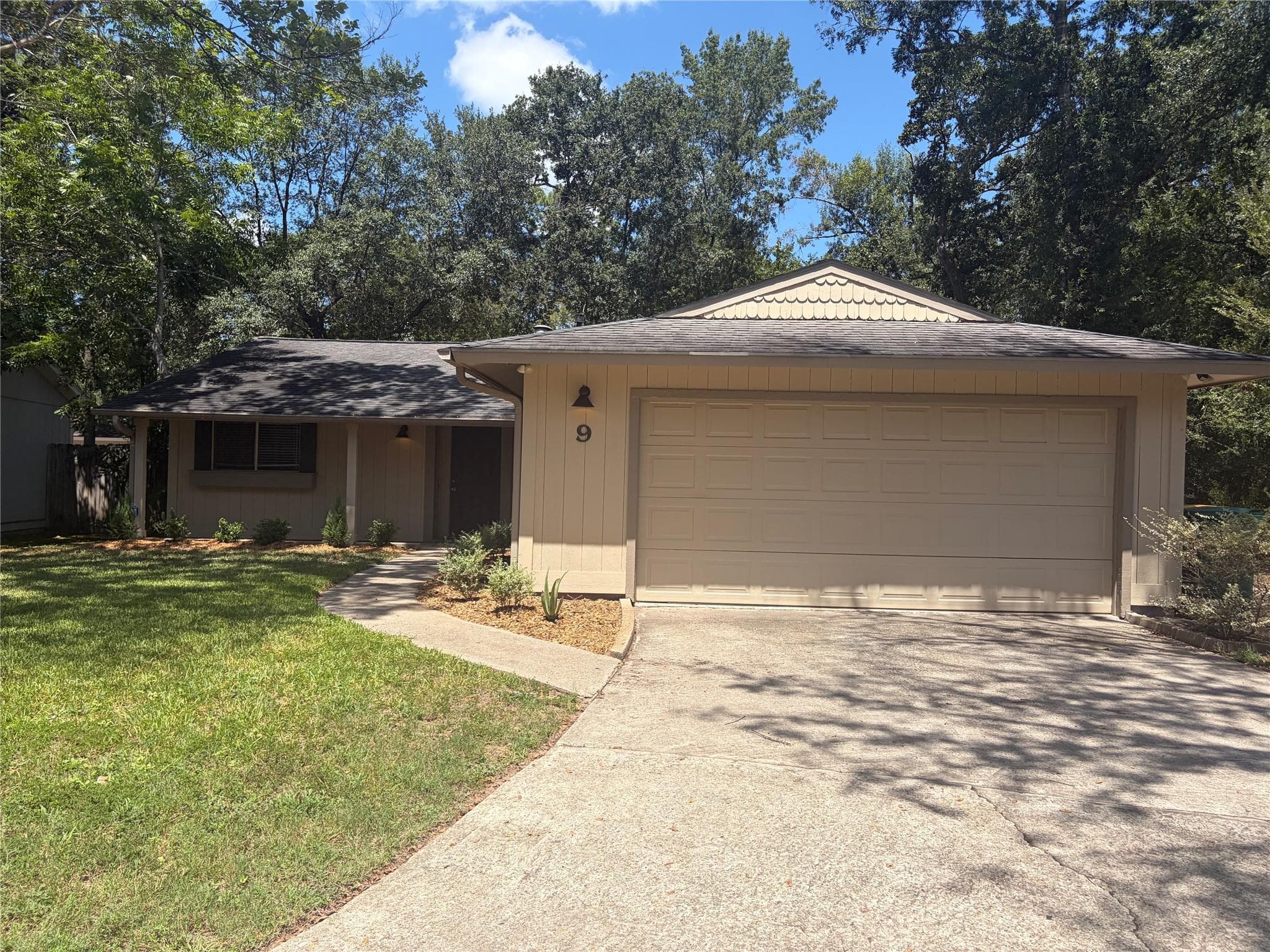9 Wolfhound Lane