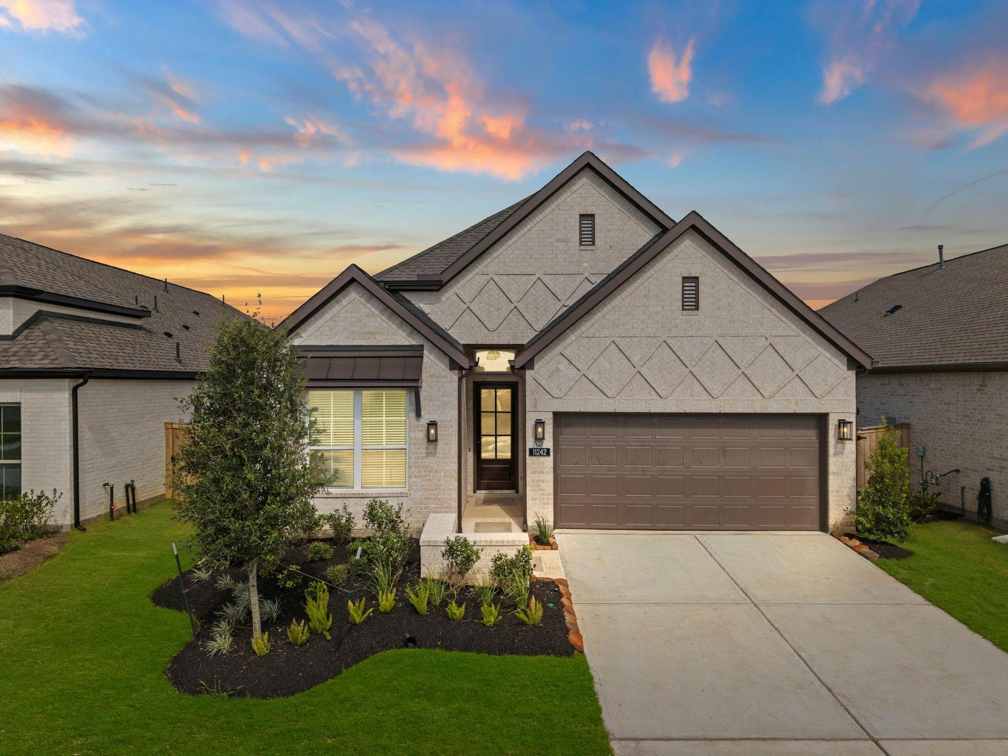 11242 White Crownbeard Drive