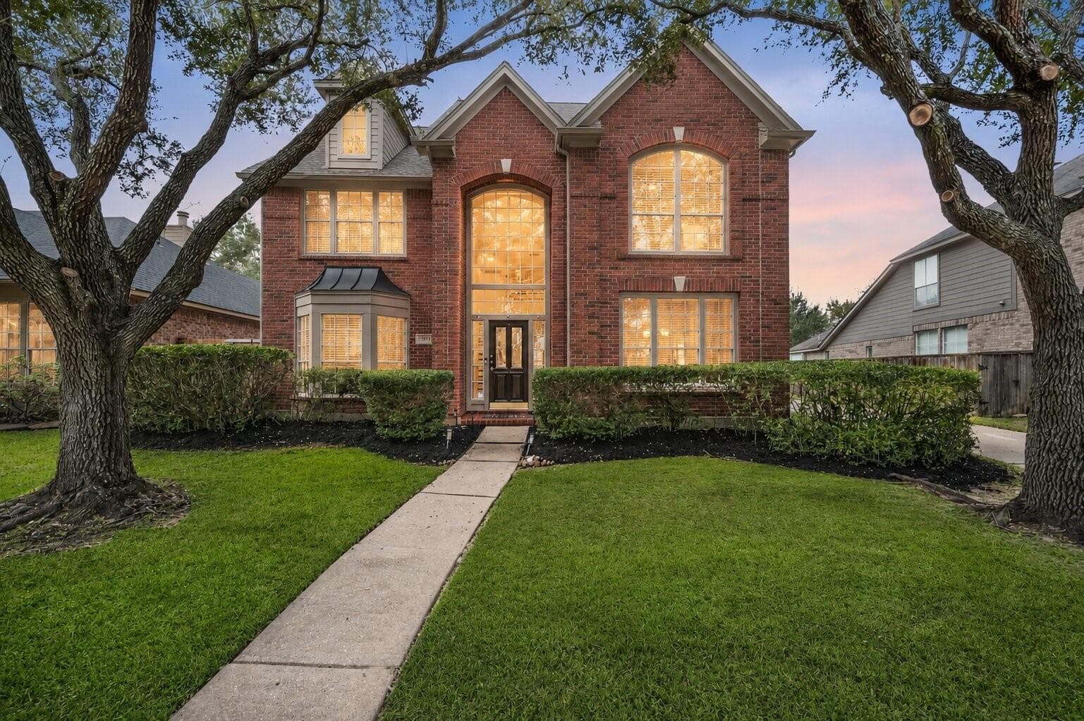 1123 Summer Brook