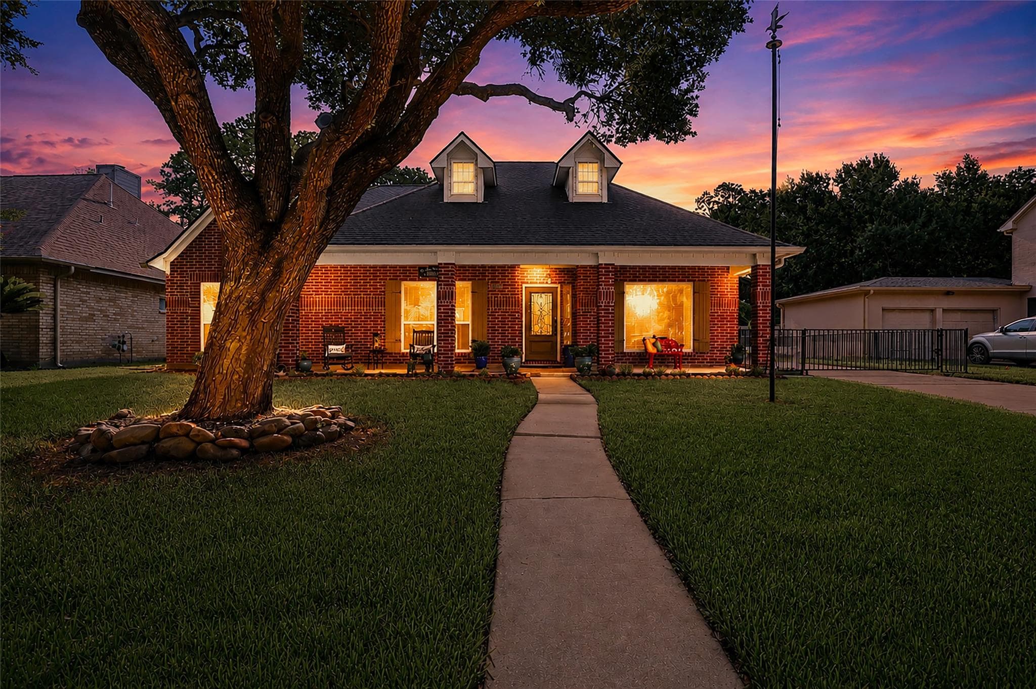 3102 E Elm Circle