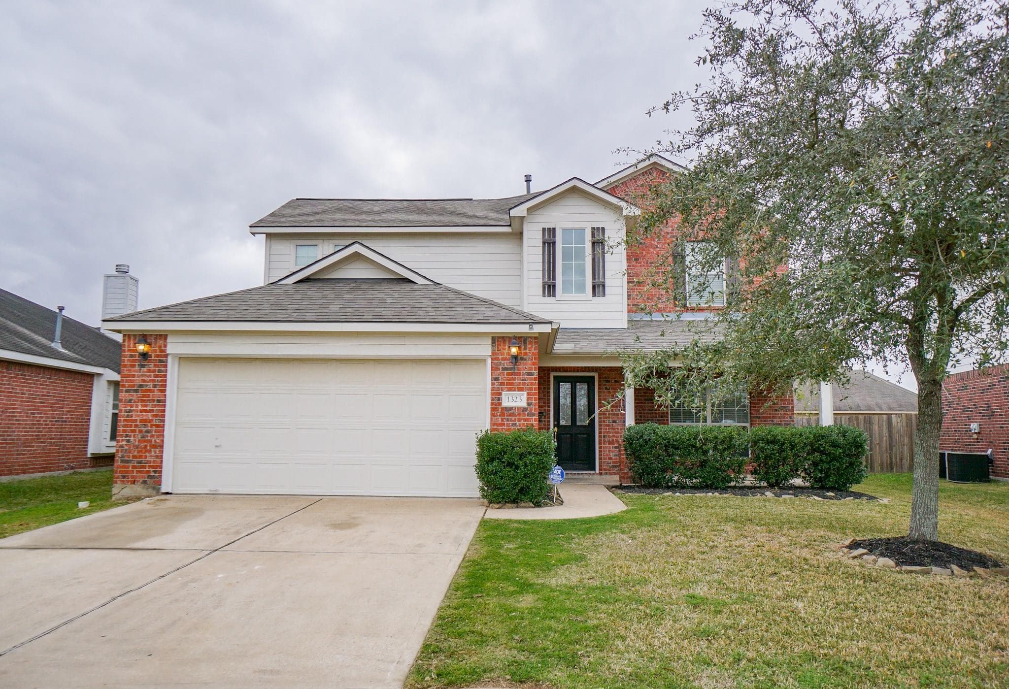 1323 Colonial Manor Drive