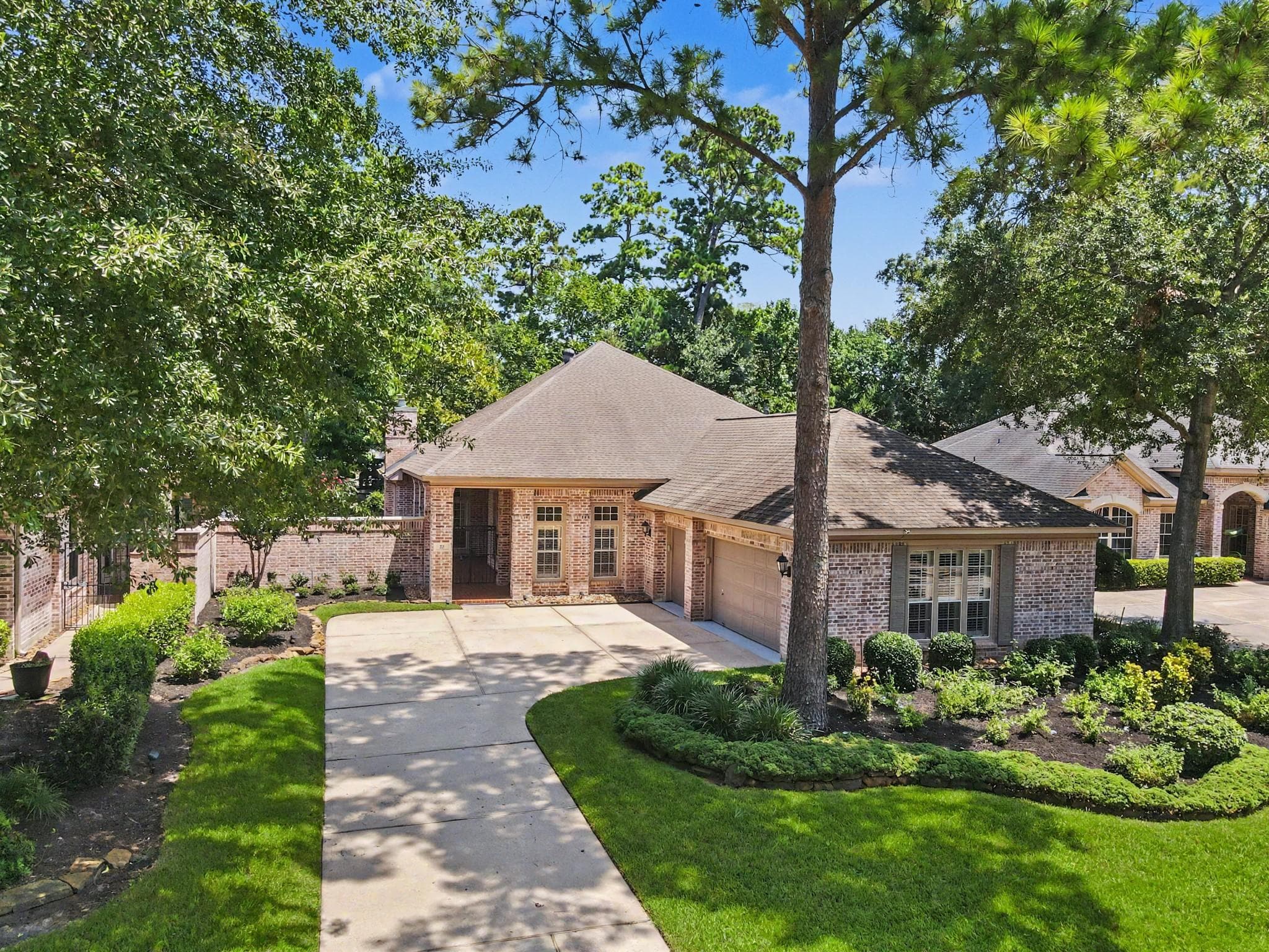 22 N Castlegreen Circle