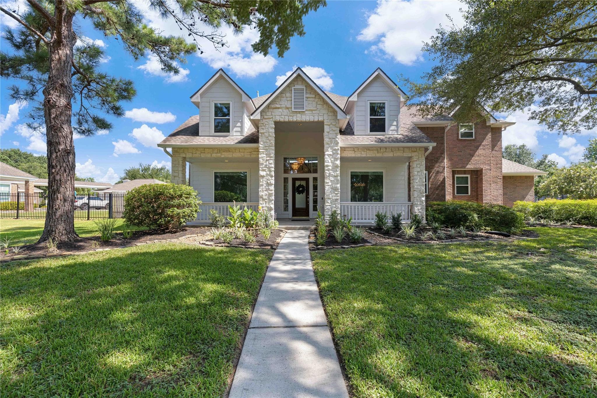 17802 White Oak Hill
