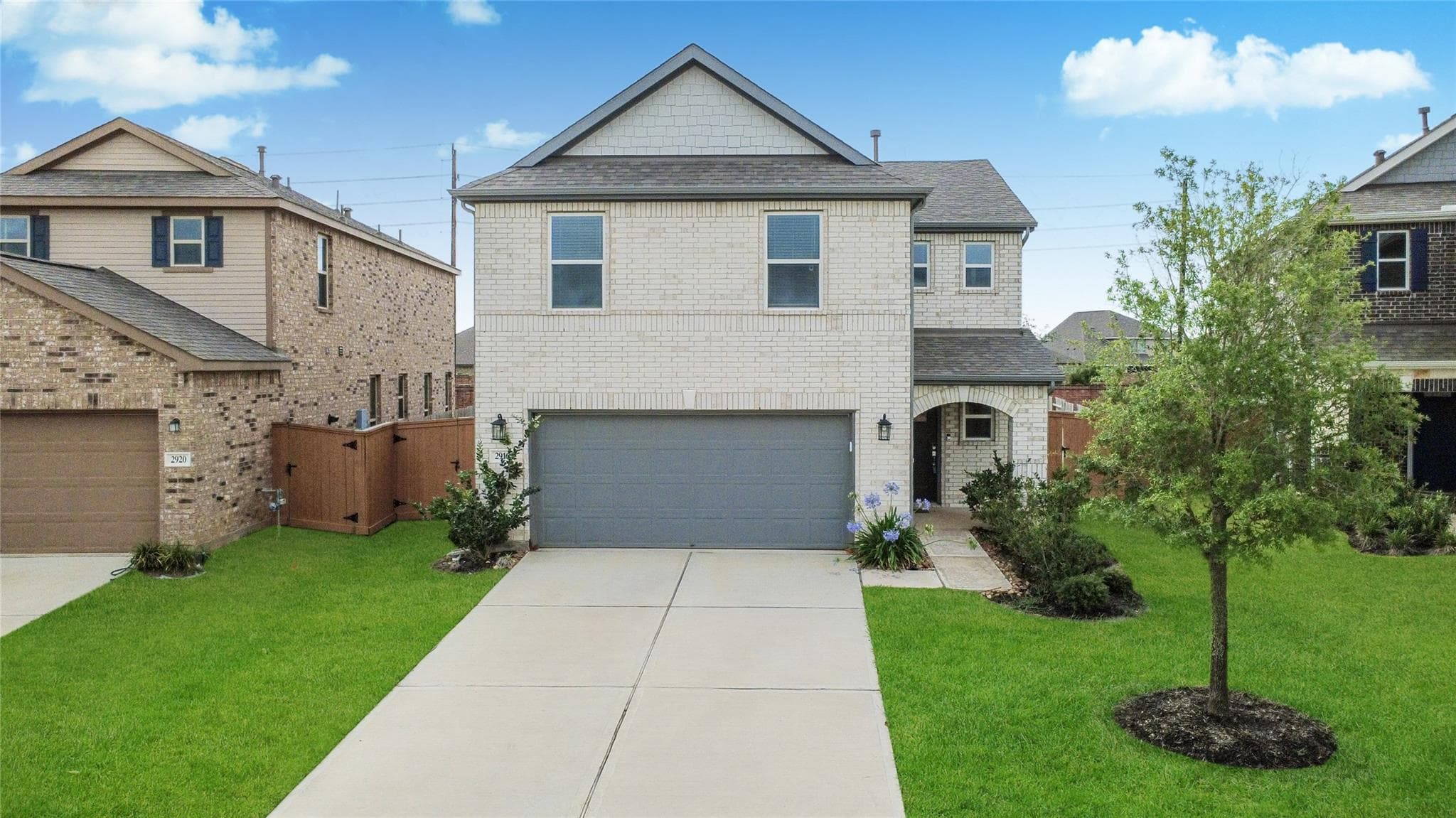 2916 Shimmer Edge Drive
