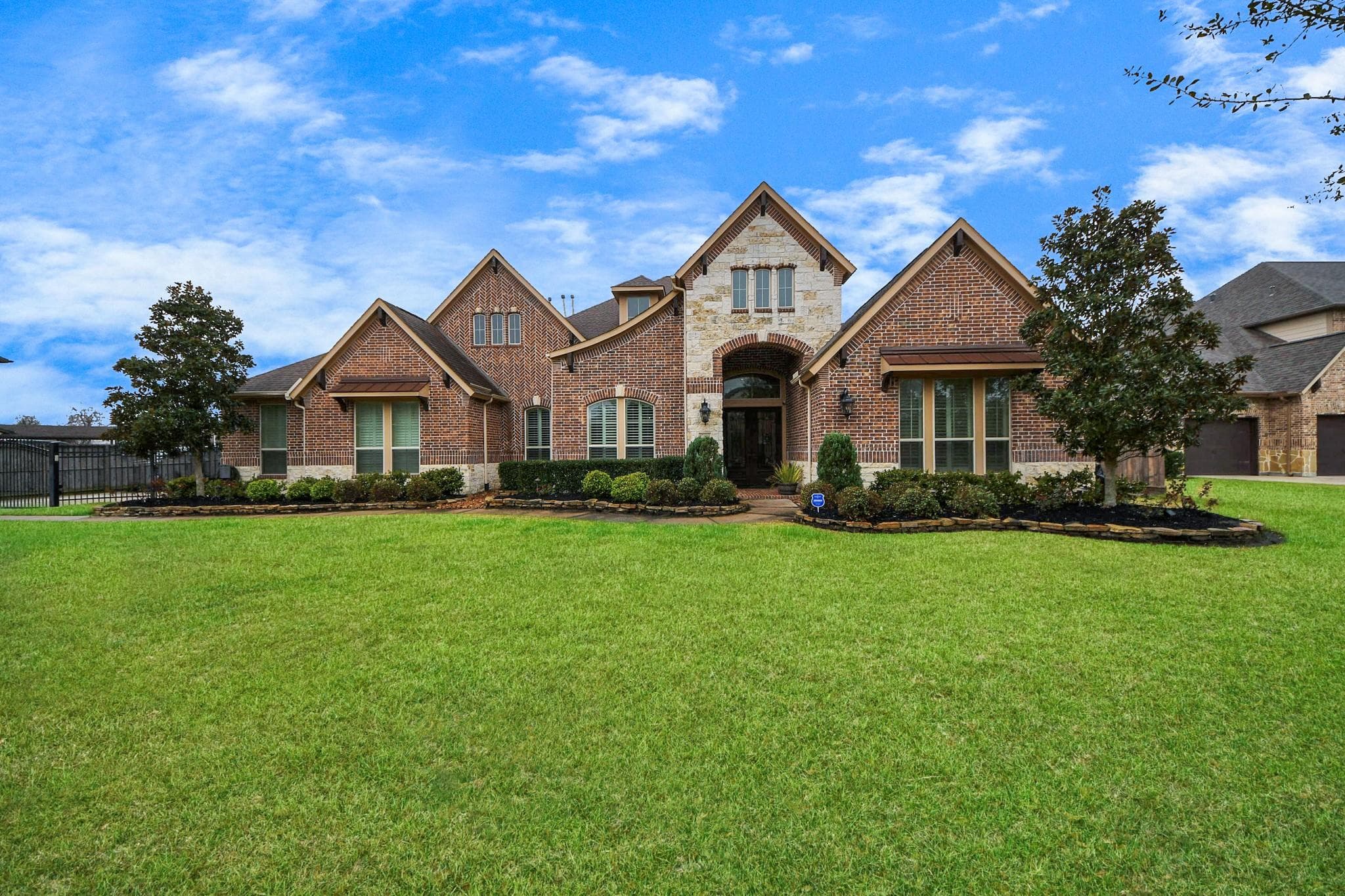 17819 Country Cove