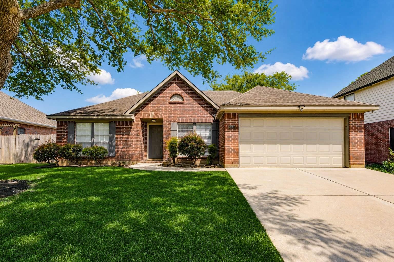 3230 Lee Circle