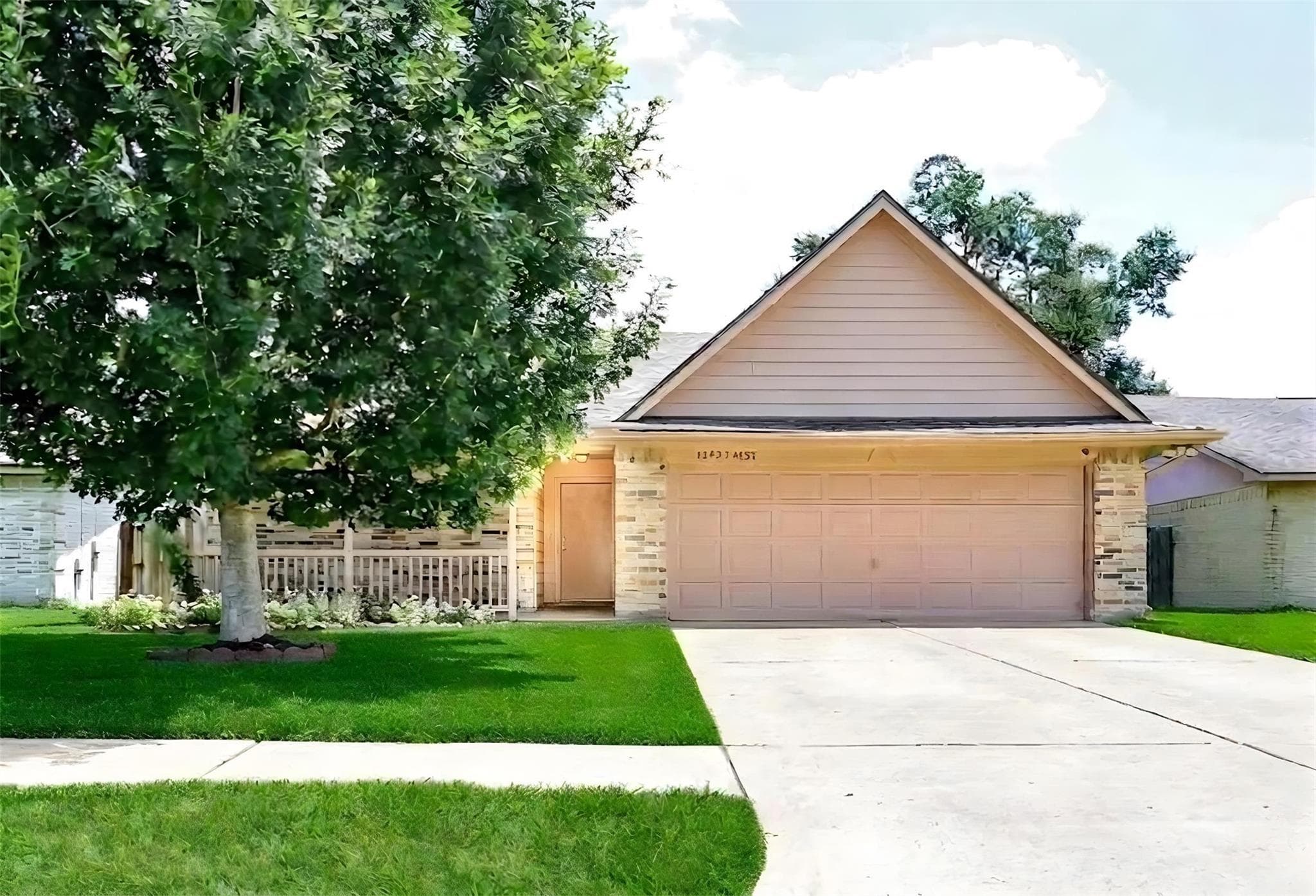 16923 Enchanted Circle