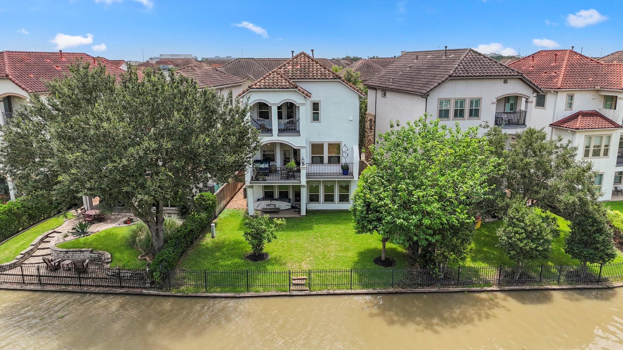 914 Old Oyster Trail