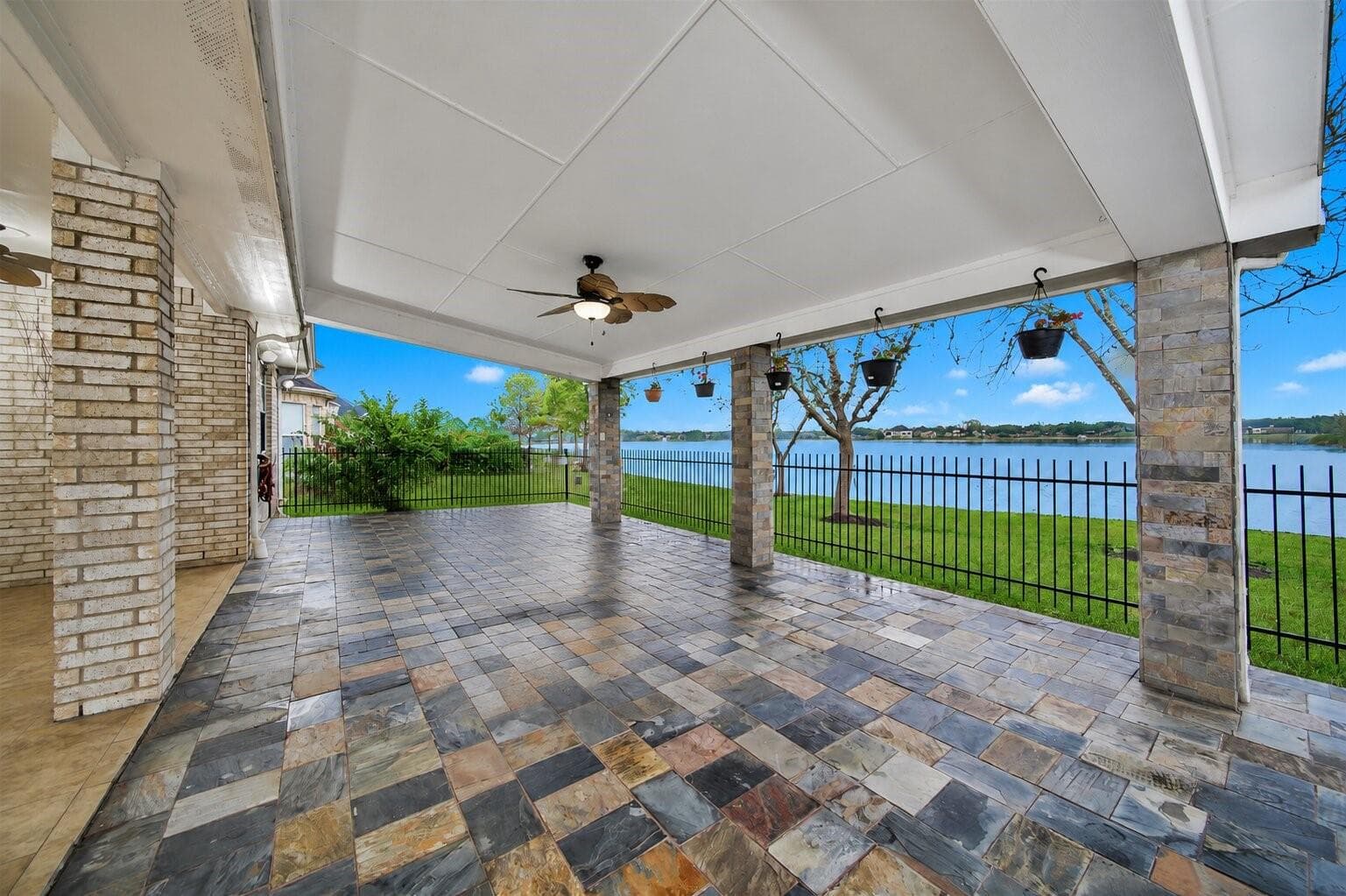 3831 Lakeridge Canyon Drive