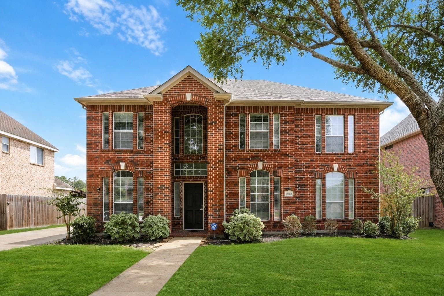 3821 Houston Lake Drive