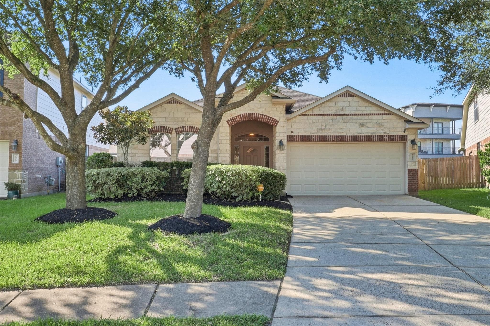 2923 Empire Oaks Lane