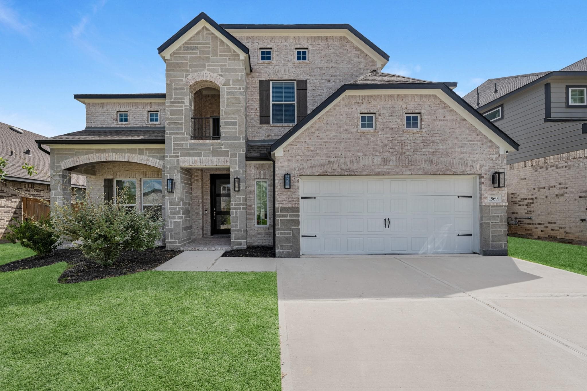 1569 Sunrise Gables Drive