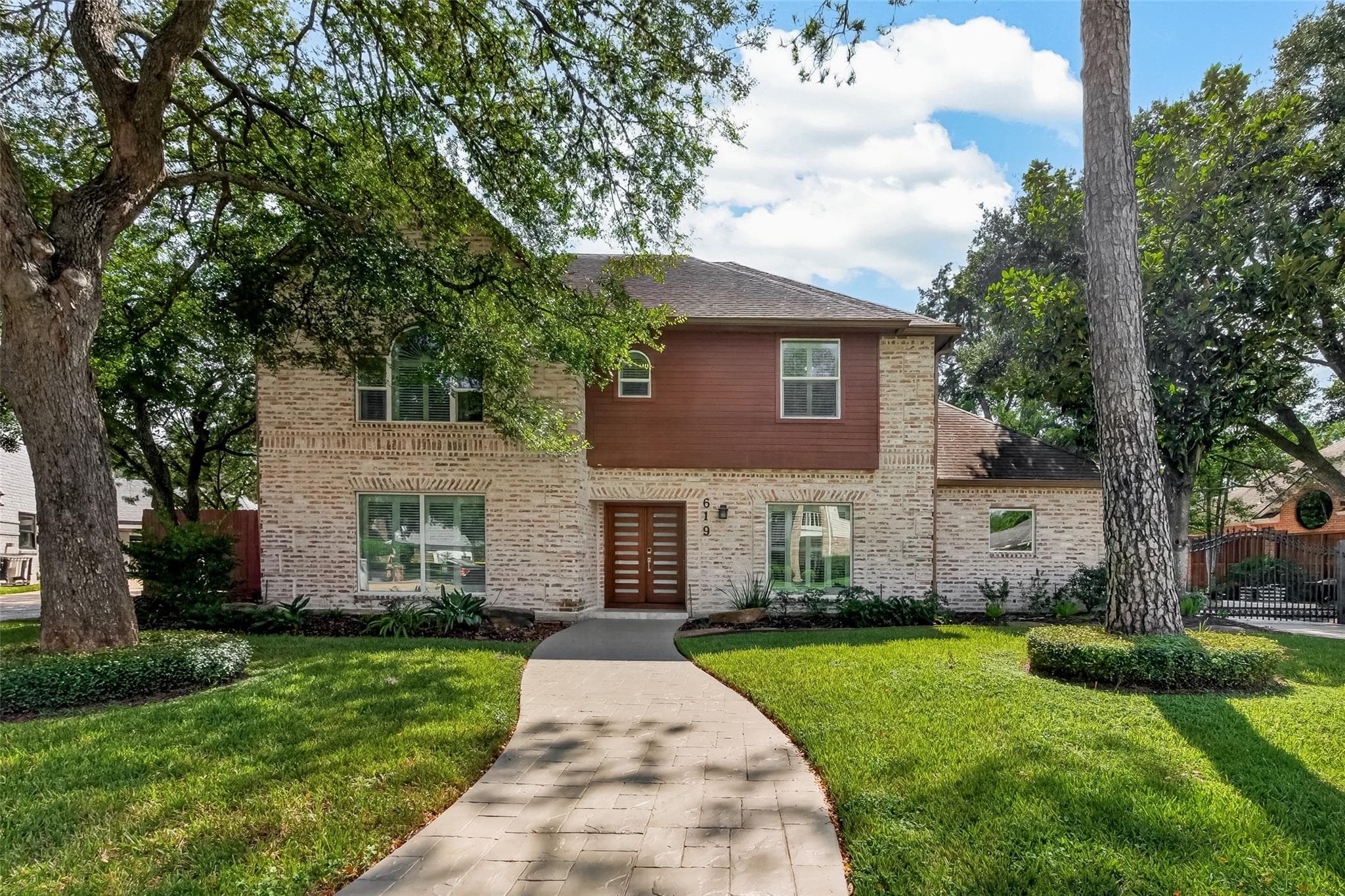 619 Flaghoist Lane