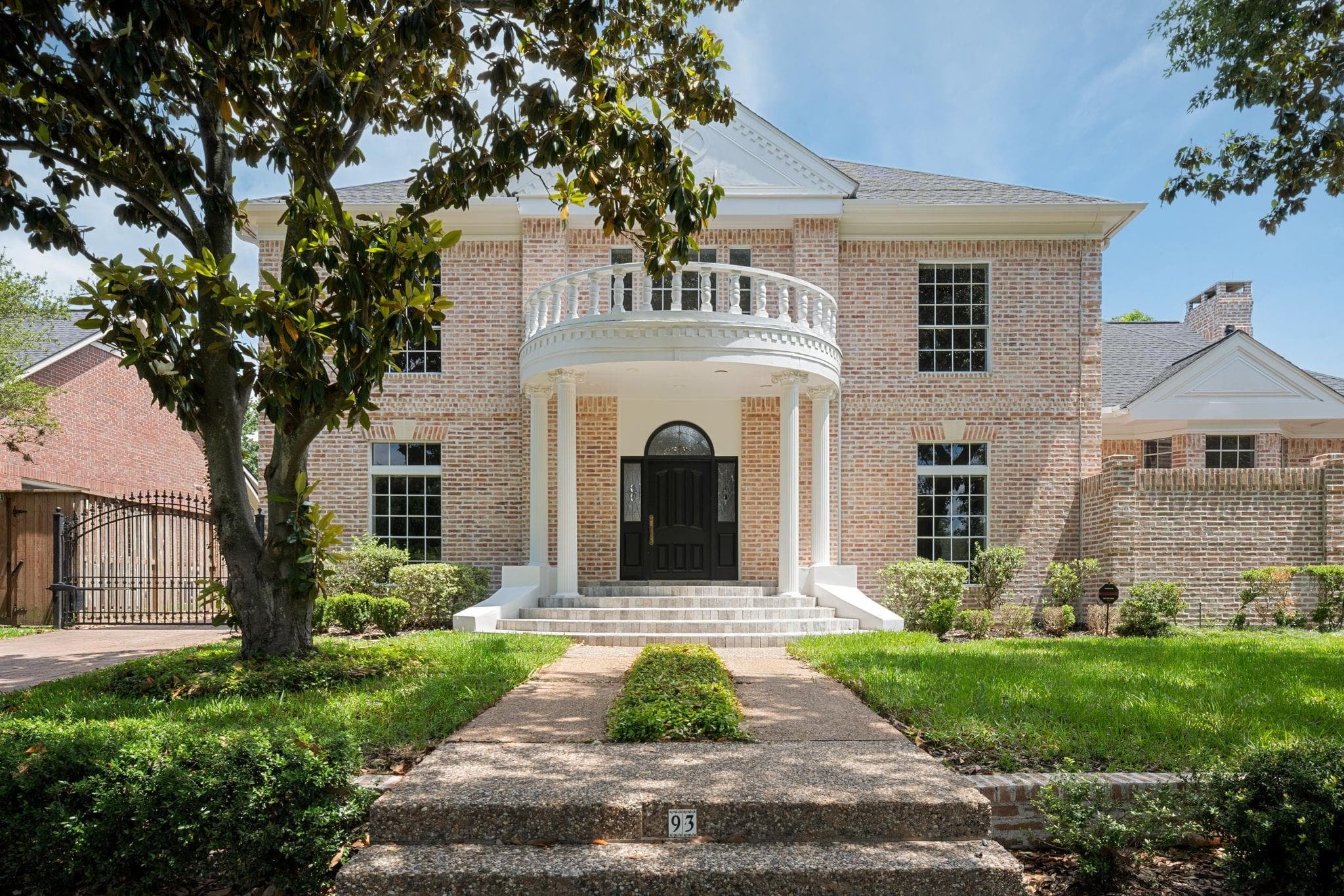 93 Greensward Lane