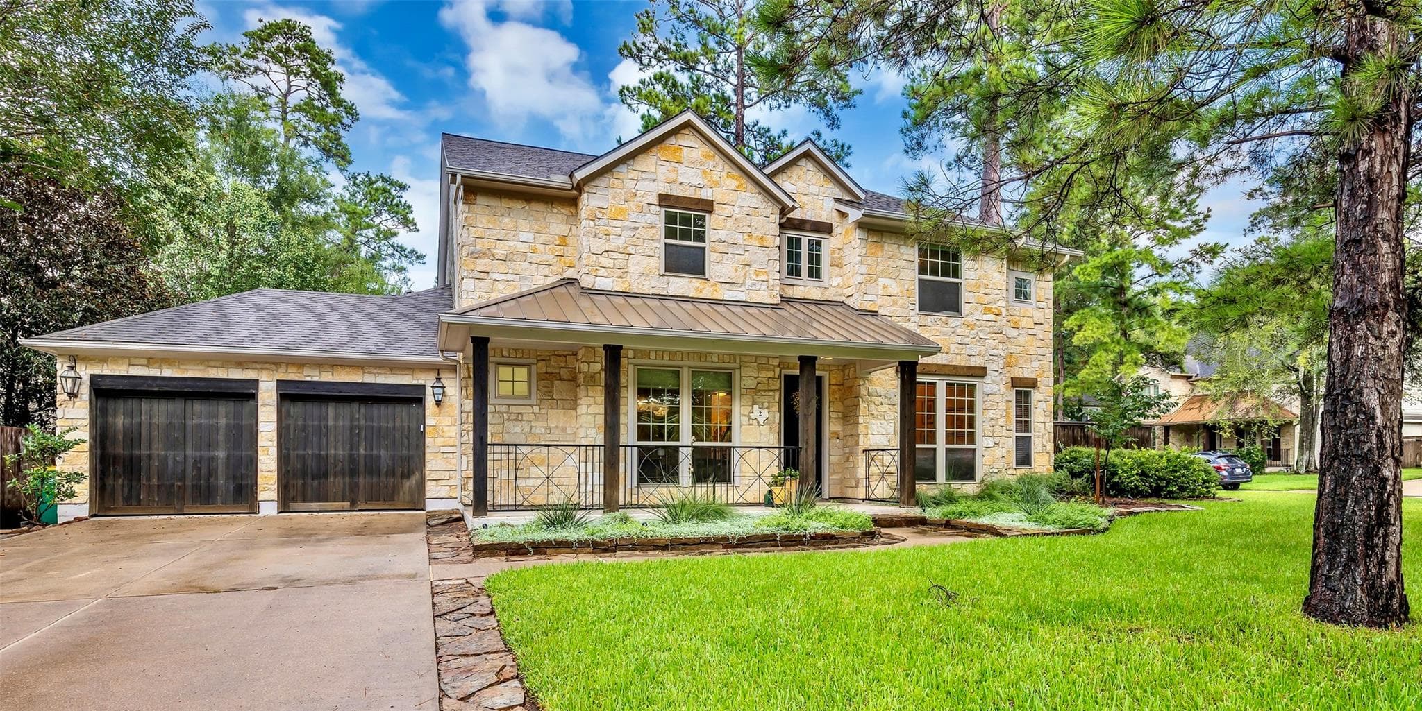 2 Glistening Pond Place