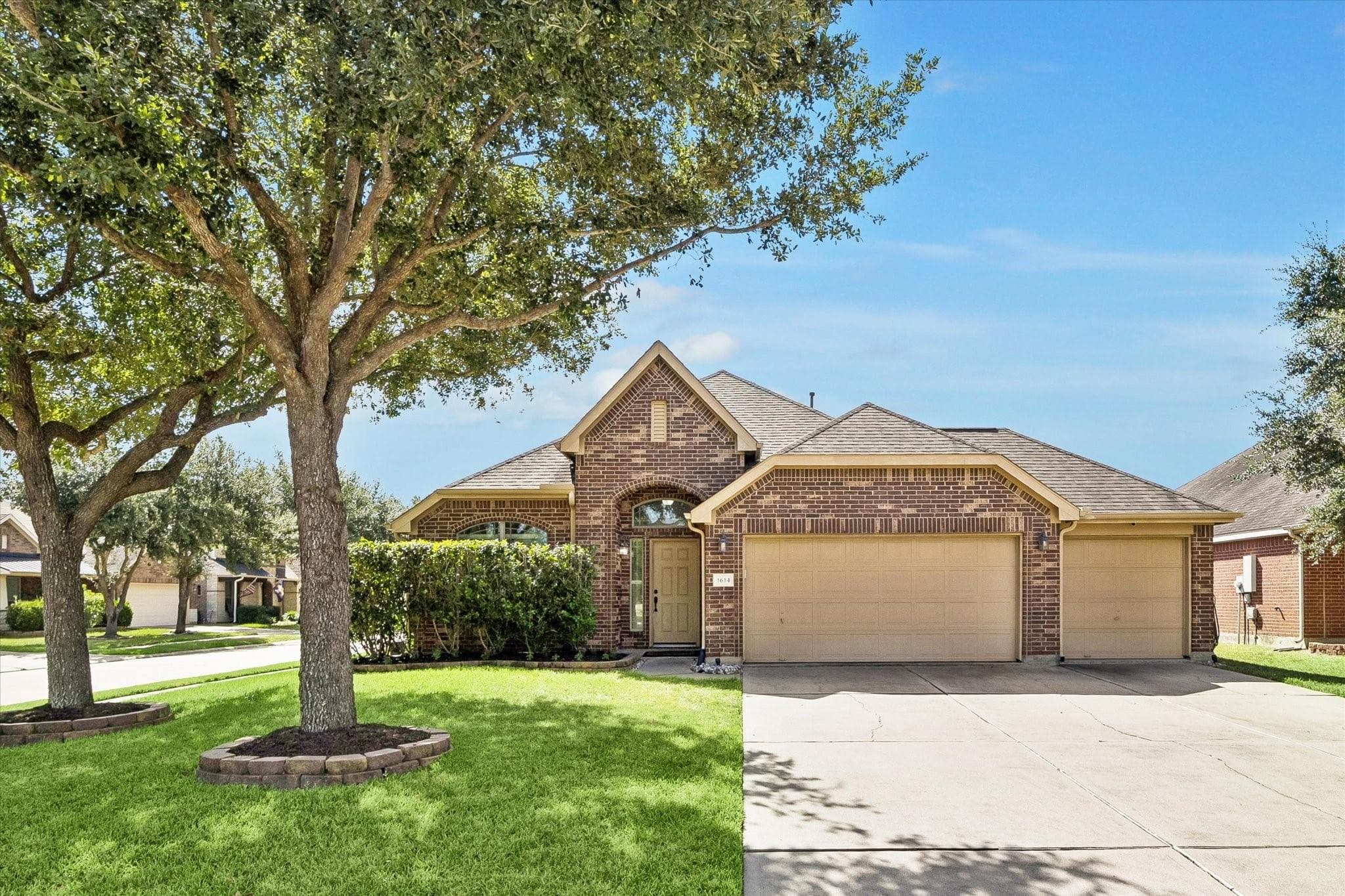 1614 Colonial Crest Drive