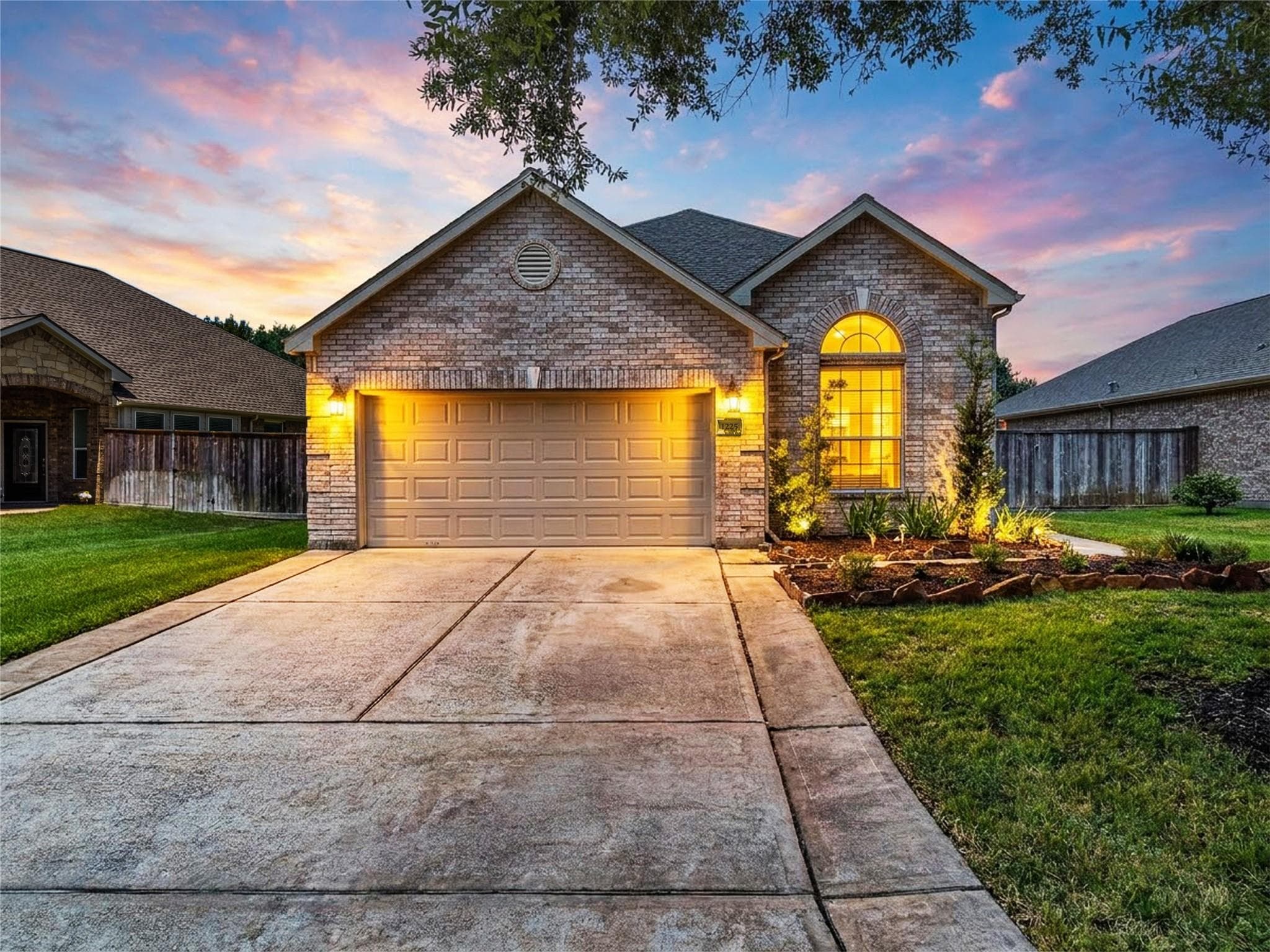 1225 N Riviera Circle
