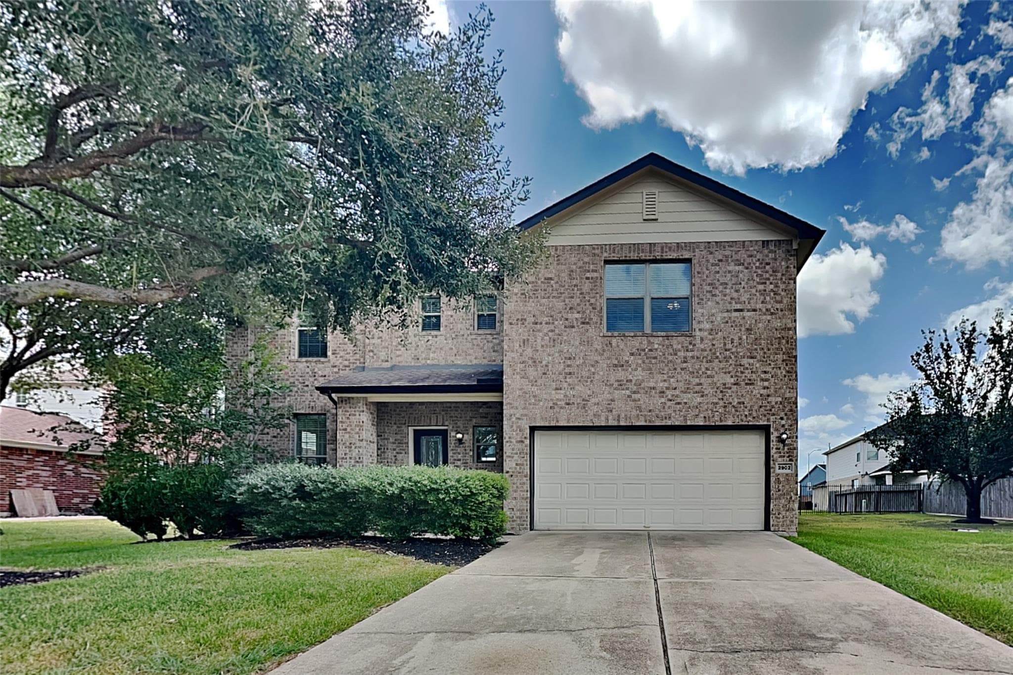 2902 Crestbrook Bend Lane