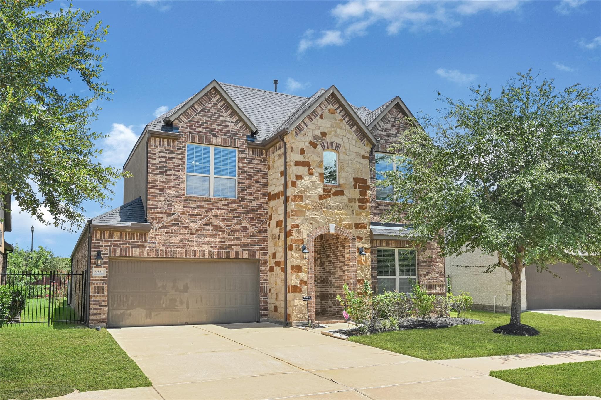 5231 Pickford Grove