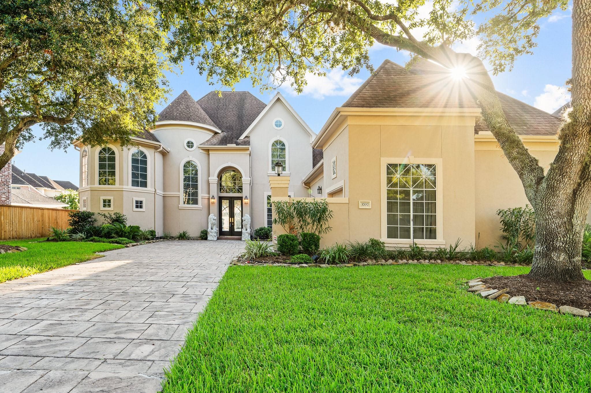 3707 Abbeywood Drive