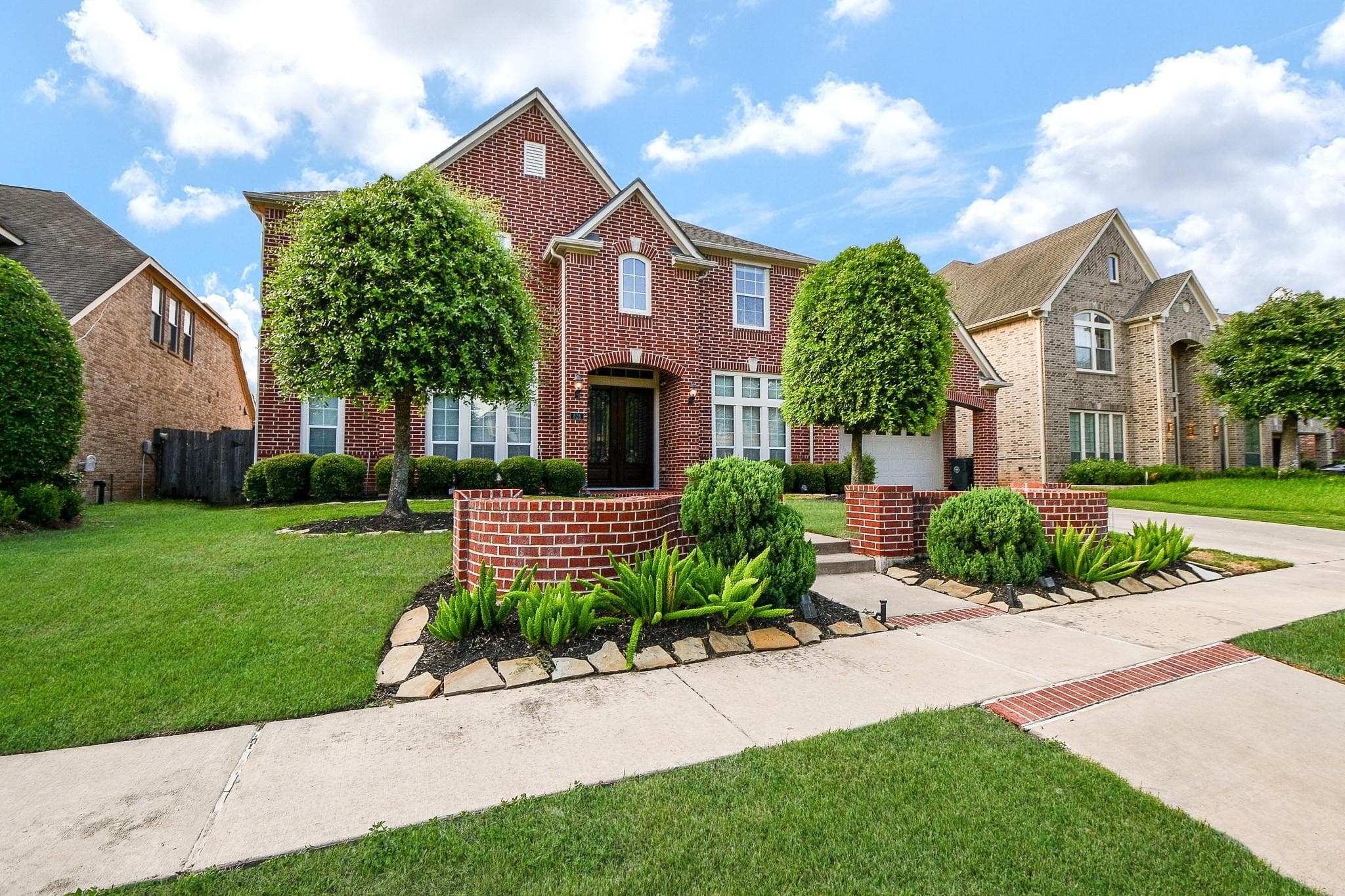 826 Delford Way