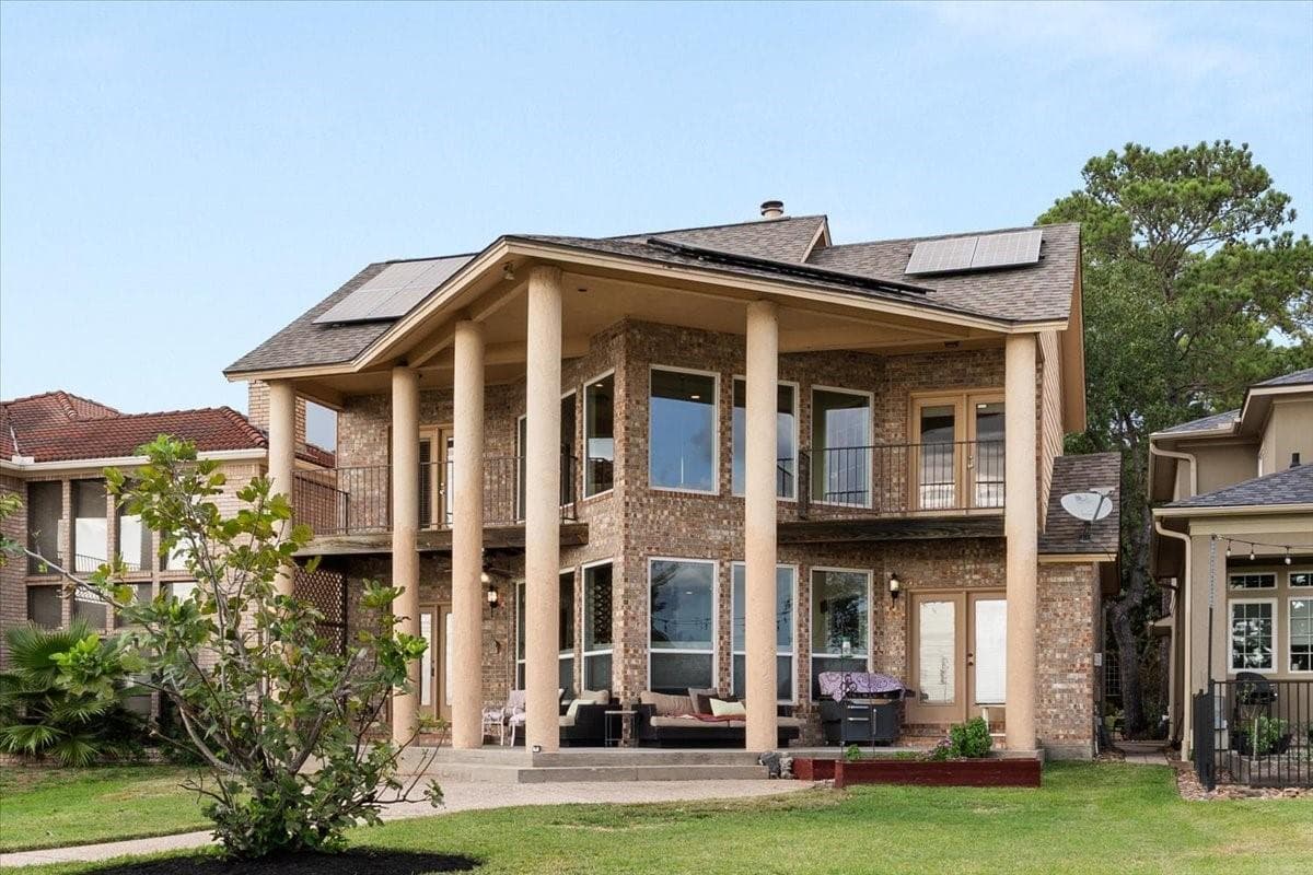 3326 Desert Inn Drive