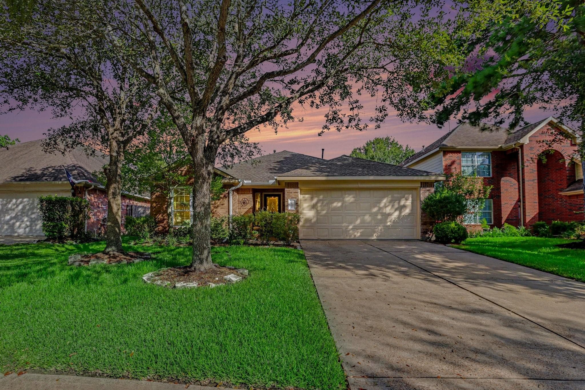 26922 Kingston Glen Lane