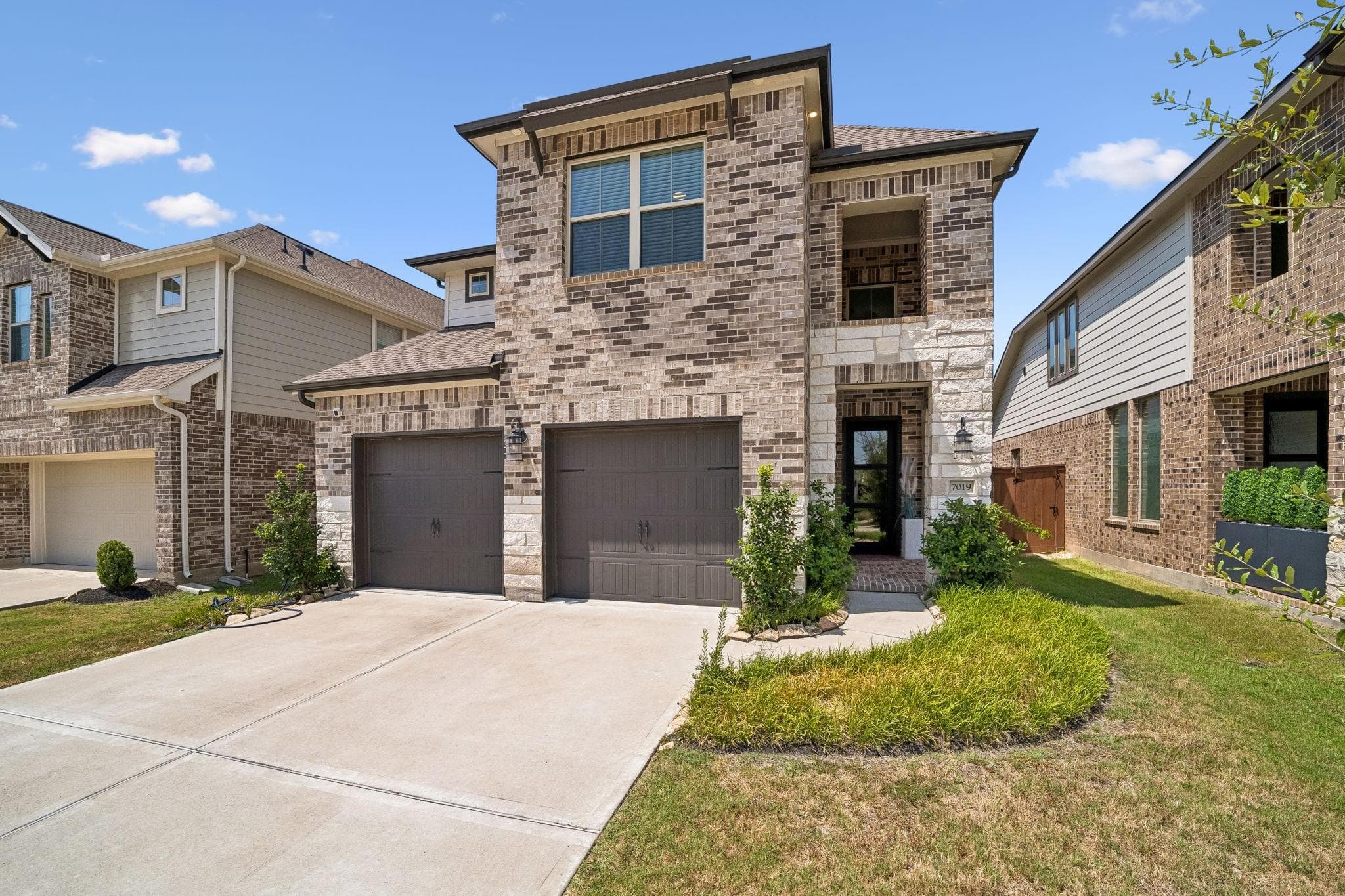 7019 Golden Groundsel Drive